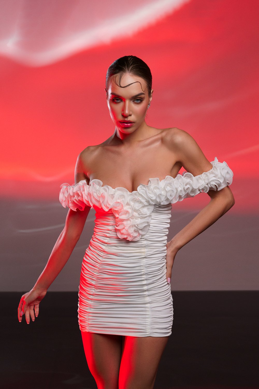 Gira Official-Beyaz Çiçek Detaylı Düşük Omuz Mini Elbise-Elbise-5-Milagron.com