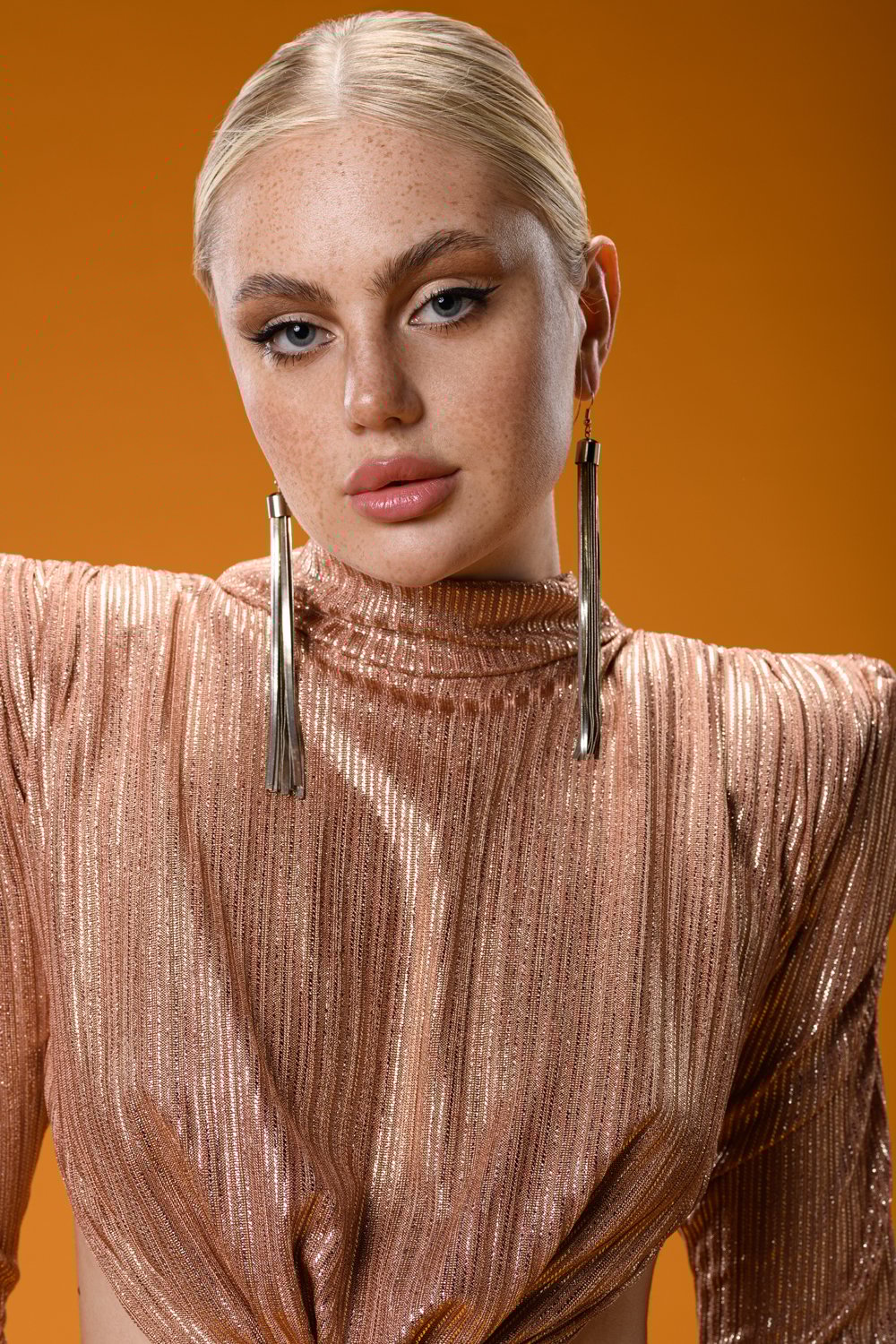 Gira Official-Bronz Triko Cut Out Detaylı Midi Elbise-Elbise-5-Milagron.com