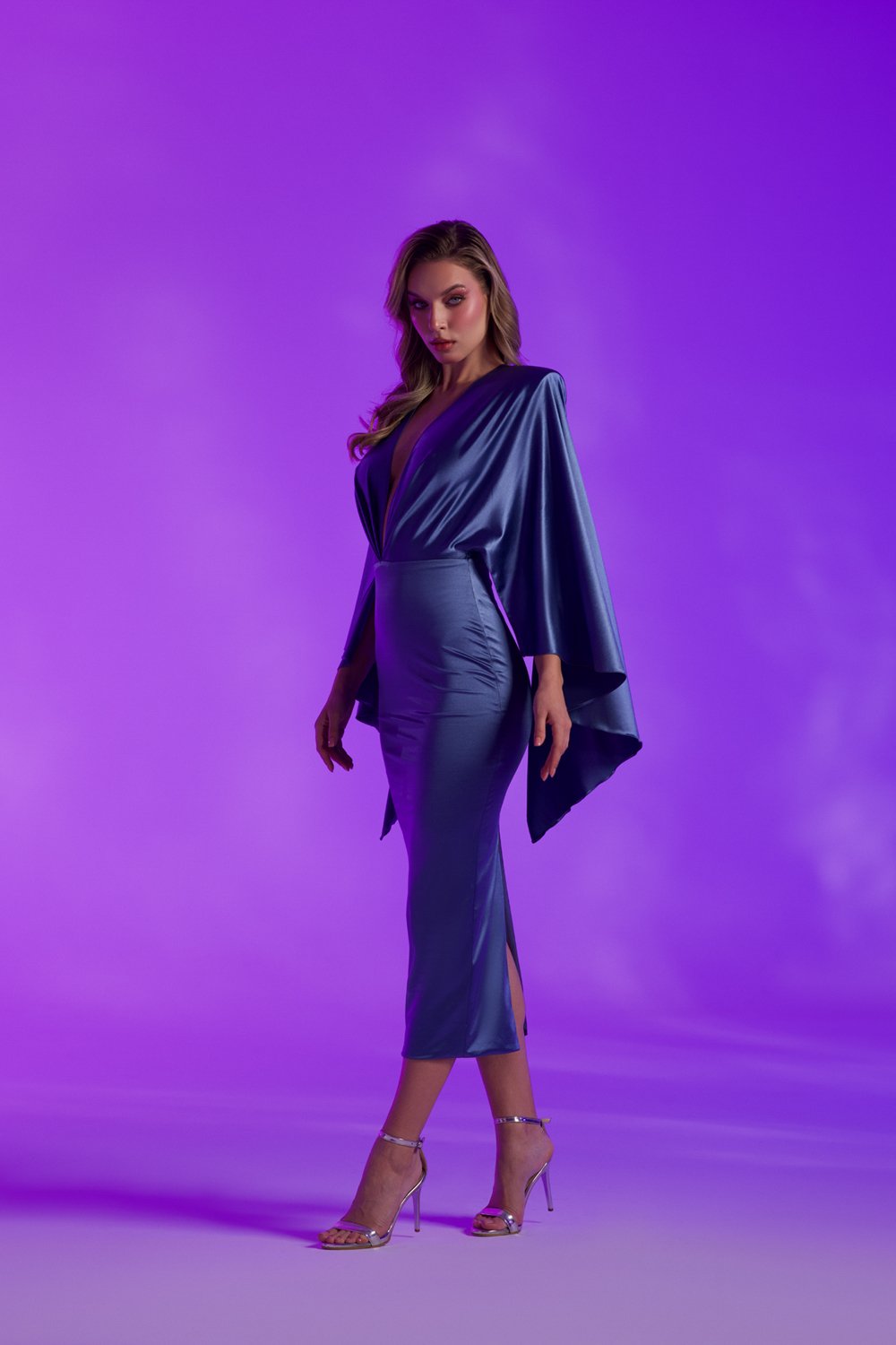 Gira Official-Koyu Mavi Saten Geniş Kollu Midi Elbise-Elbise-2-Milagron.com