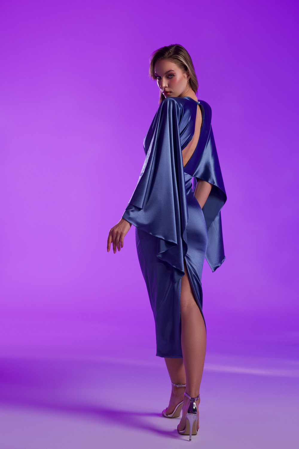 Gira Official-Koyu Mavi Saten Geniş Kollu Midi Elbise-Elbise-6-Milagron.com