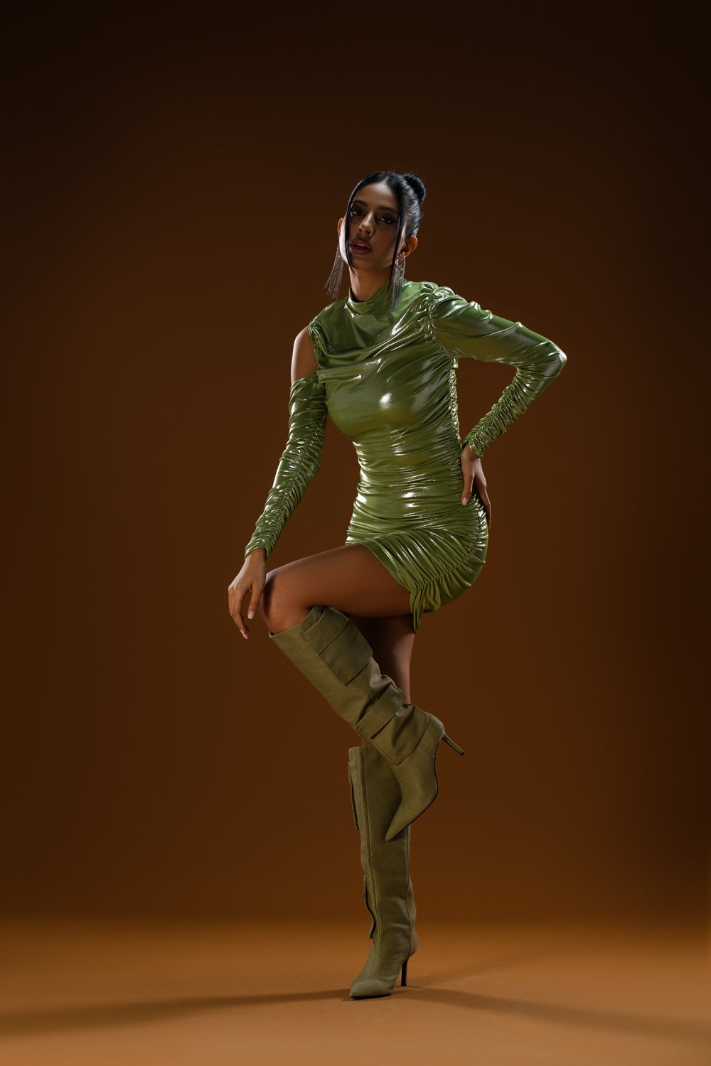 Gira Official-Metalik Yeşil Drapeli Mini Elbise-Elbise-4-Milagron.com