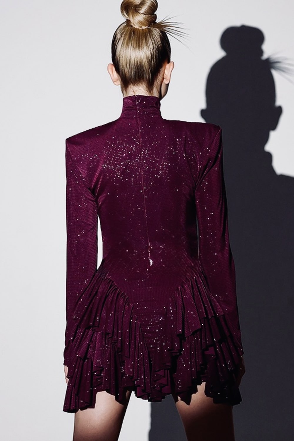 Gira Official-Mor Simli Boğazlı Volan Detaylı Mini Elbise-Elbise-3-Milagron.com