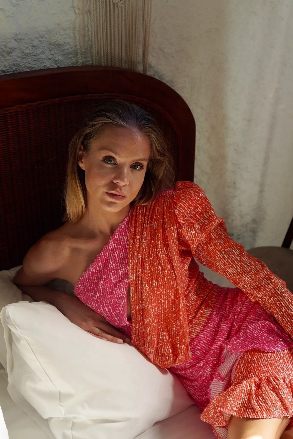 Gira Official-Pembe Turuncu Payetli Renk Bloklu Tek Omuz Elbise-Elbise-6-Milagron.com