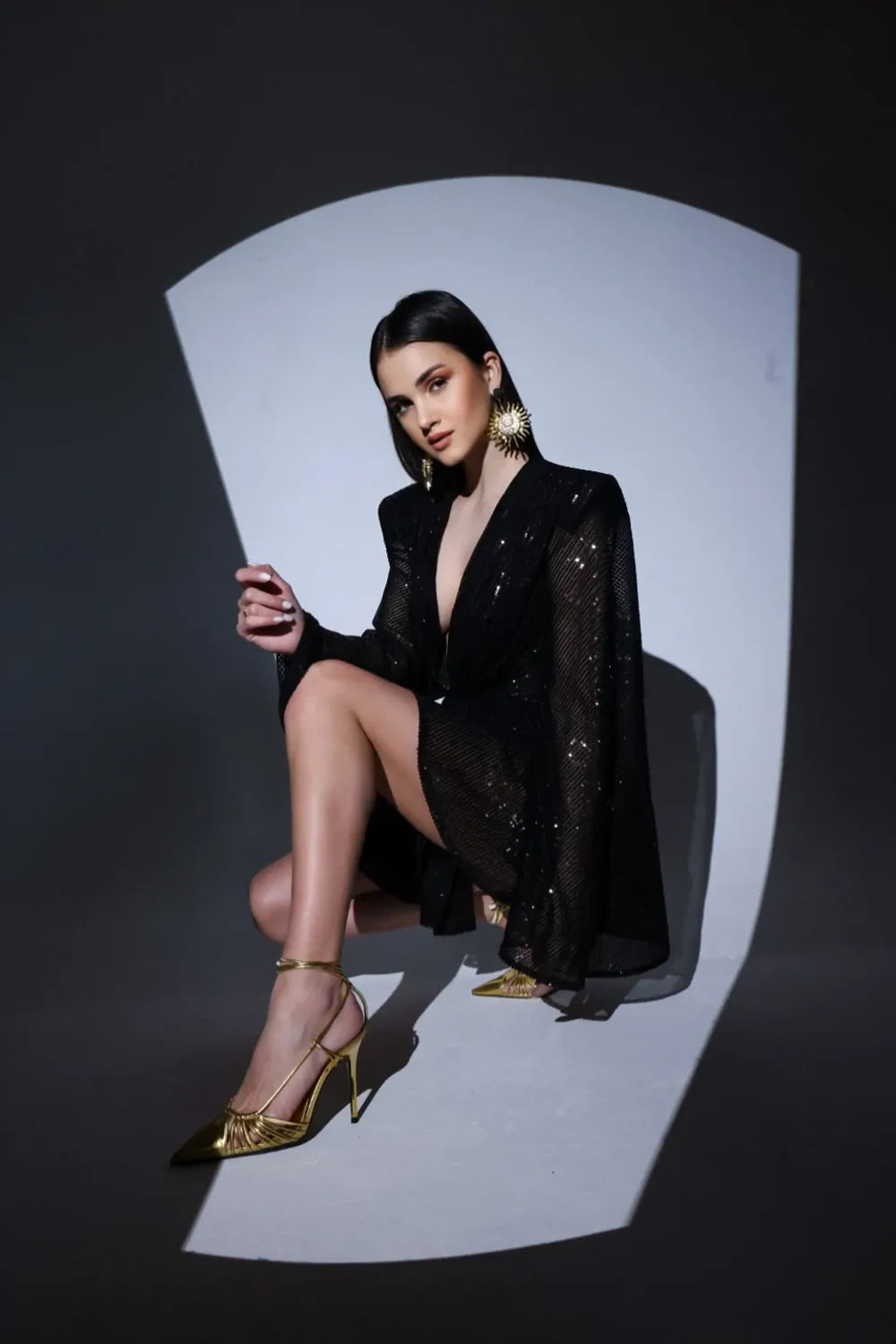 Gira Official-Siyah Payetli Geniş Kol Detaylı Elbise-Elbise-2-Milagron.com