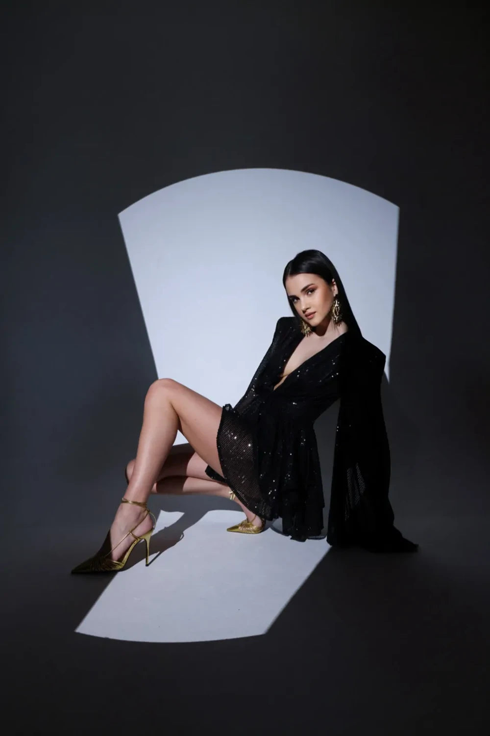 Gira Official-Siyah Payetli Geniş Kol Detaylı Elbise-Elbise-5-Milagron.com