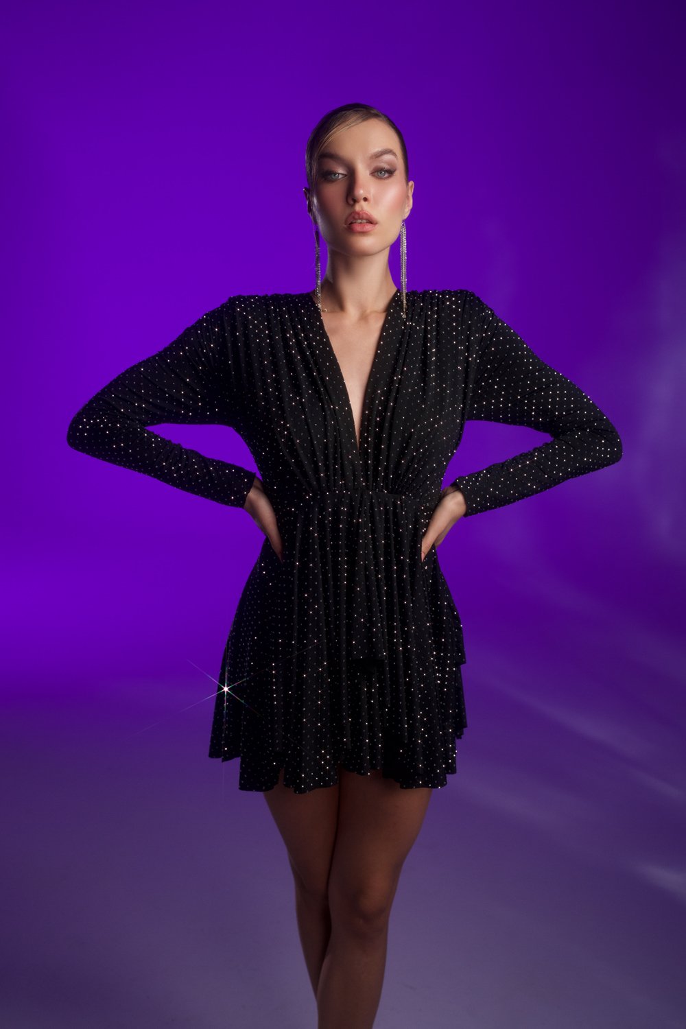 Gira Official-Siyah Taş Detaylı V Yakalı Mini Elbise-Elbise-4-Milagron.com