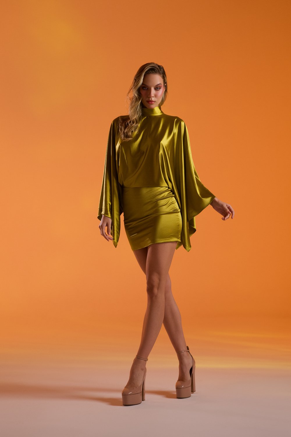 Gira Official-Yağ Yeşili Saten Pencere Detaylı Mini Elbise-Elbise-2-Milagron.com