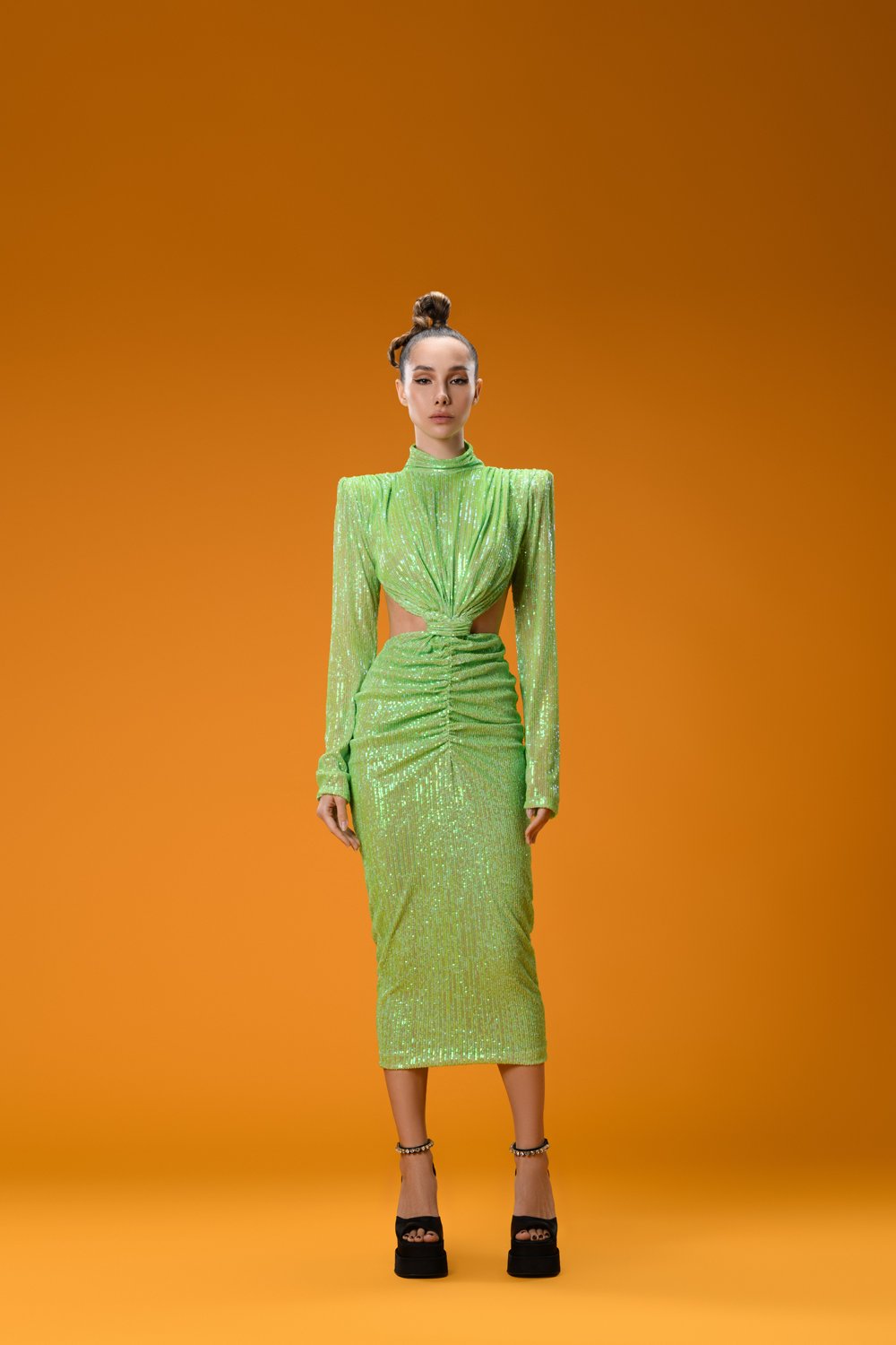 Gira Official-Yeşil Payetli Cut Out Detaylı Midi Elbise-Elbise-1-Milagron.com