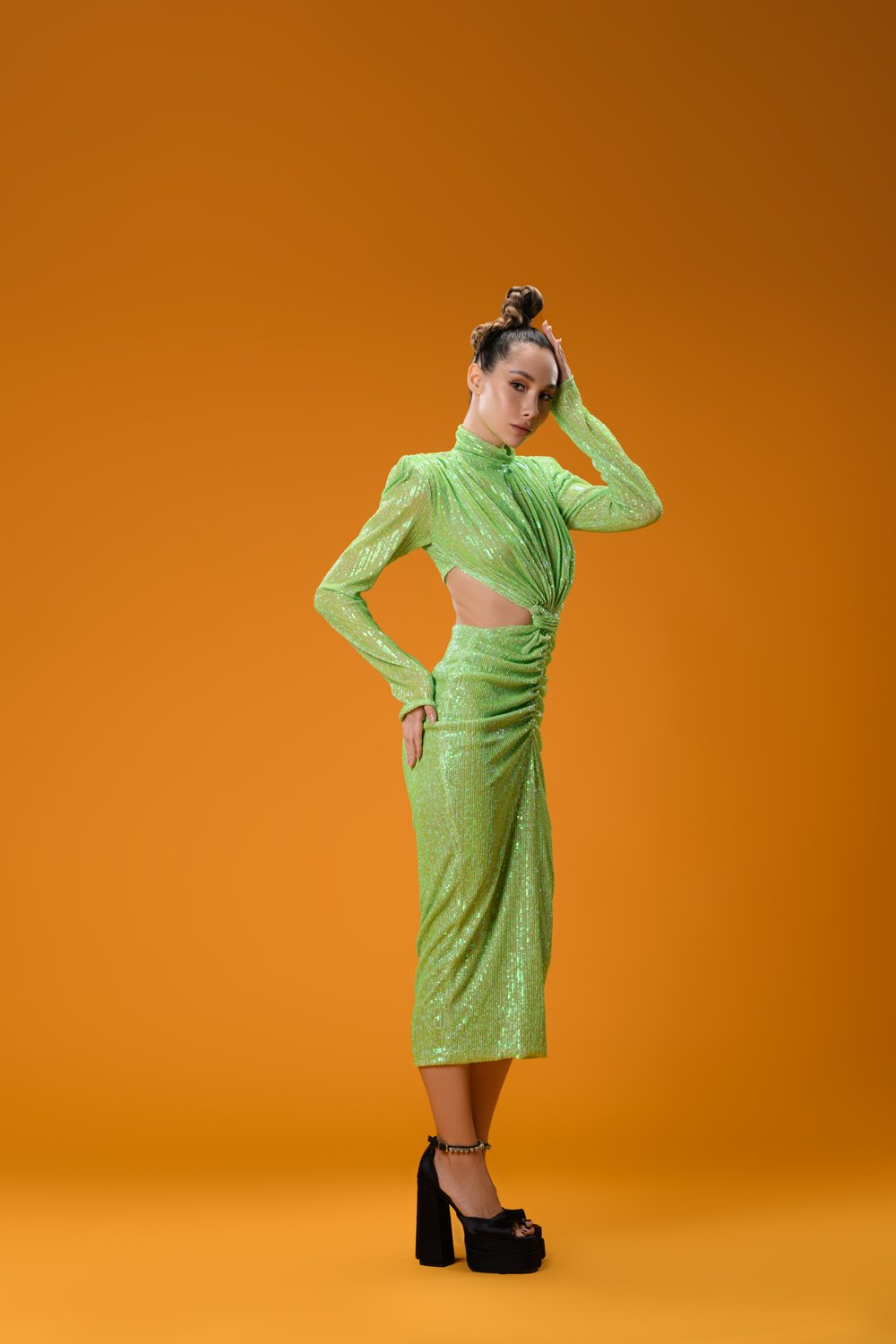 Gira Official-Yeşil Payetli Cut Out Detaylı Midi Elbise-Elbise-4-Milagron.com