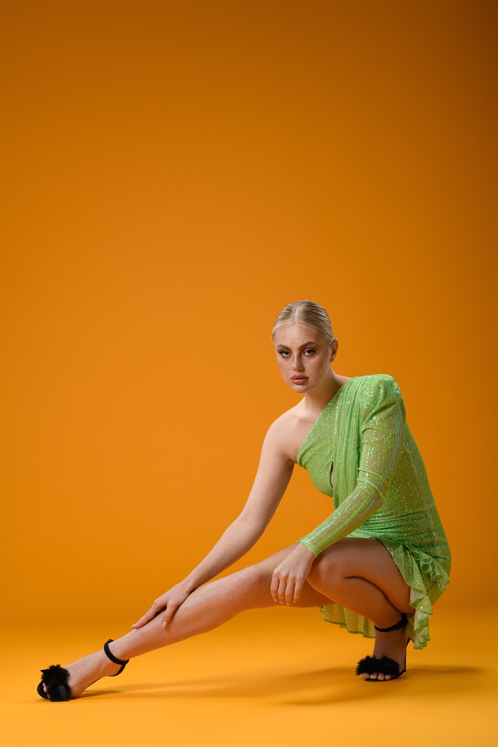 Gira Official-Yeşil Payetli Tek Omuz Elbise-Elbise-5-Milagron.com