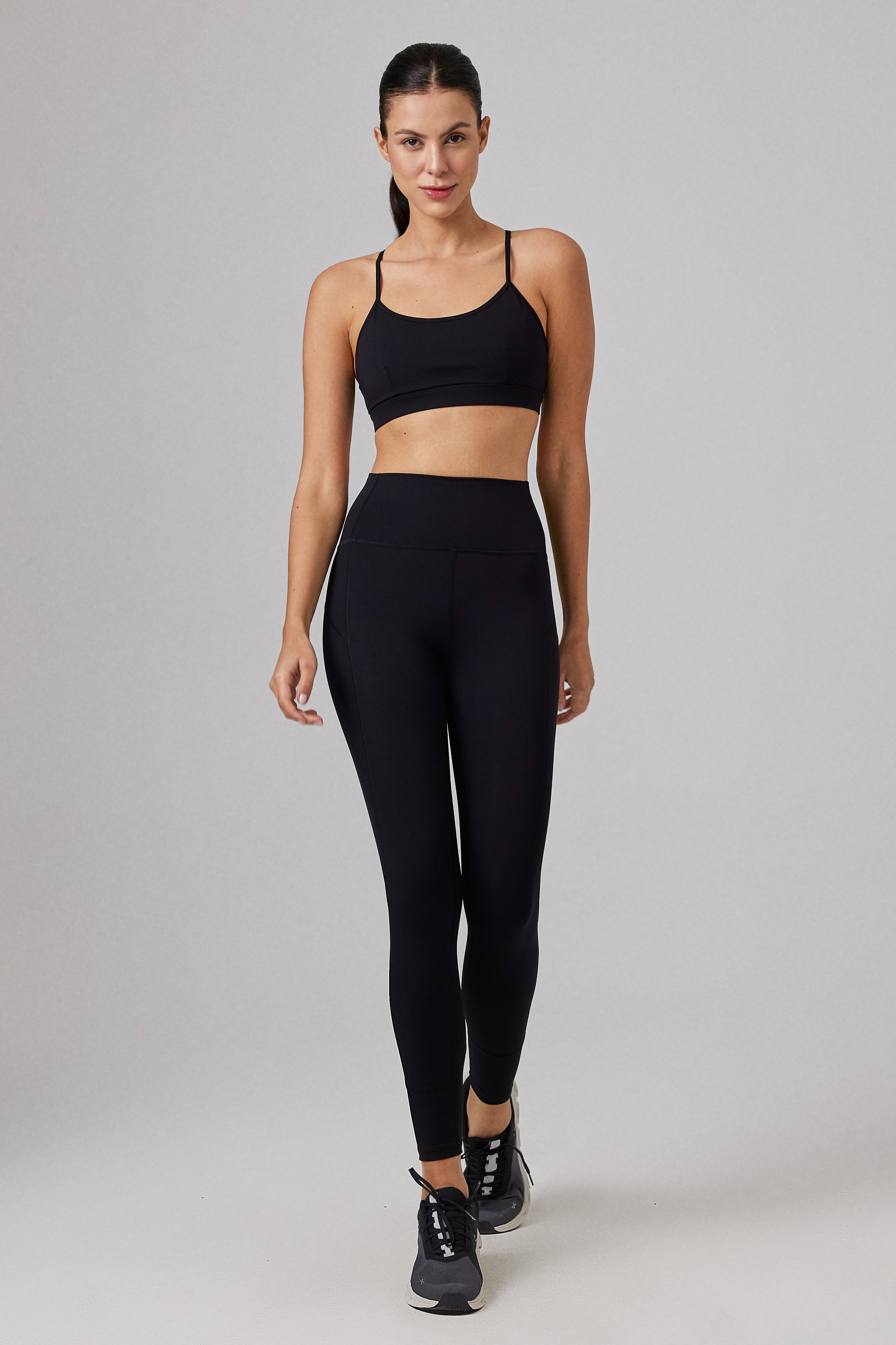 Glo Studio-Amelie Glossy Legging Jet Black | Kadın Parlak Ve Yüksek Belli Tayt-Tayt-1-Milagron.com