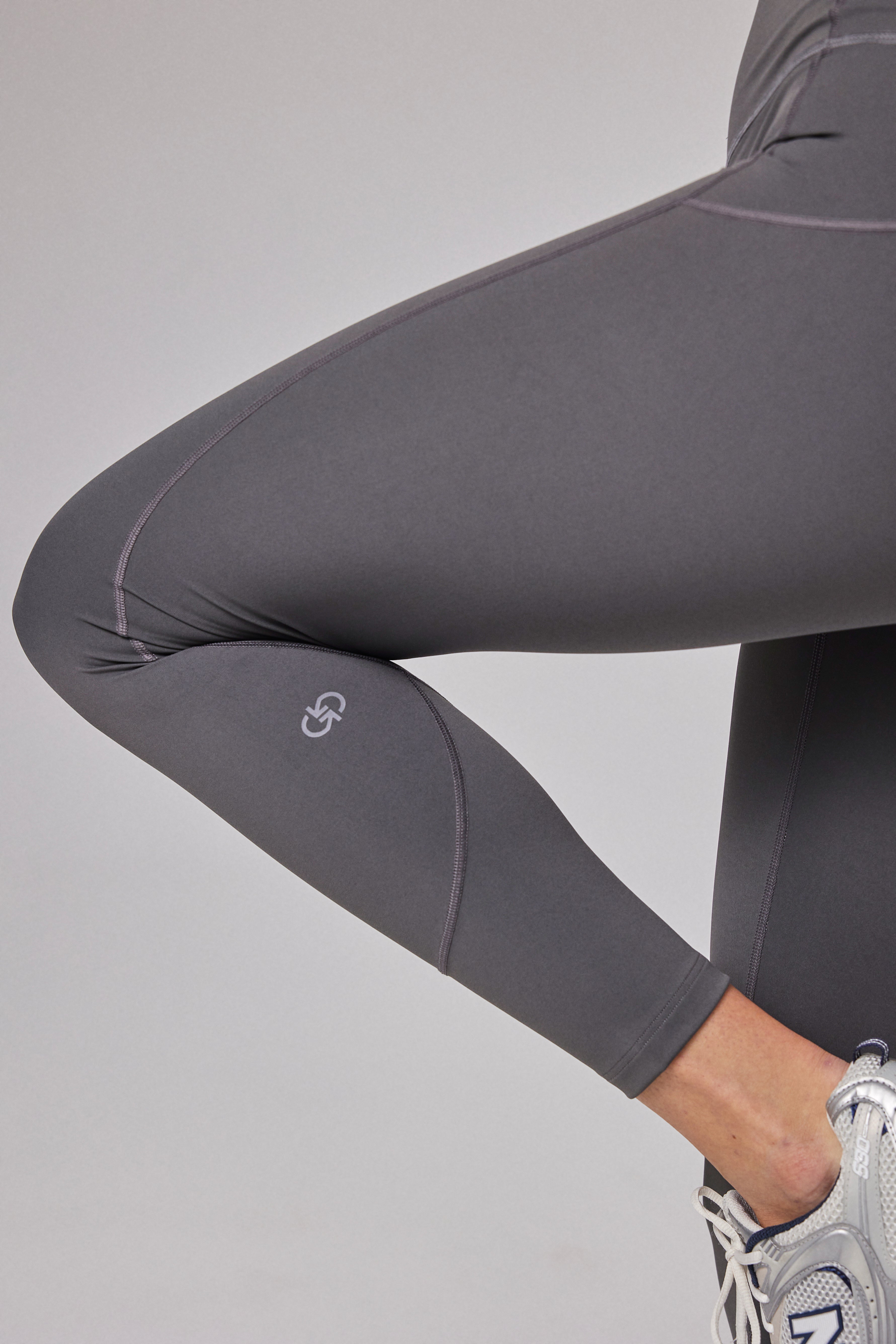 Glo Studio-Amelie Glossy Legging Steel Gray-Tayt-5-Milagron.com