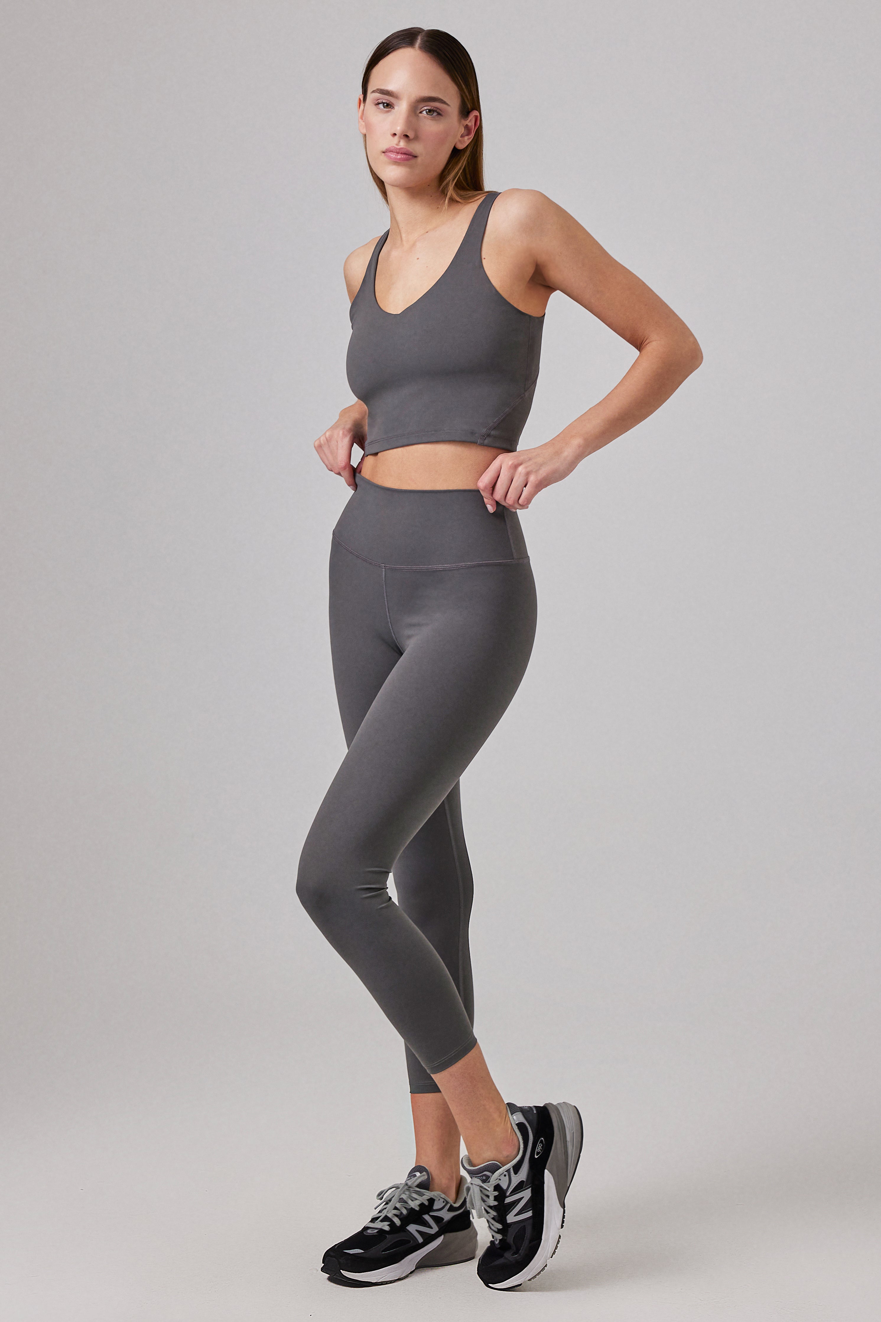 Glo Studio-Liz Glossy Crop Steel Gray | Kadın Spor Ve Fitness Crop Top-Crop Top-2-Milagron.com