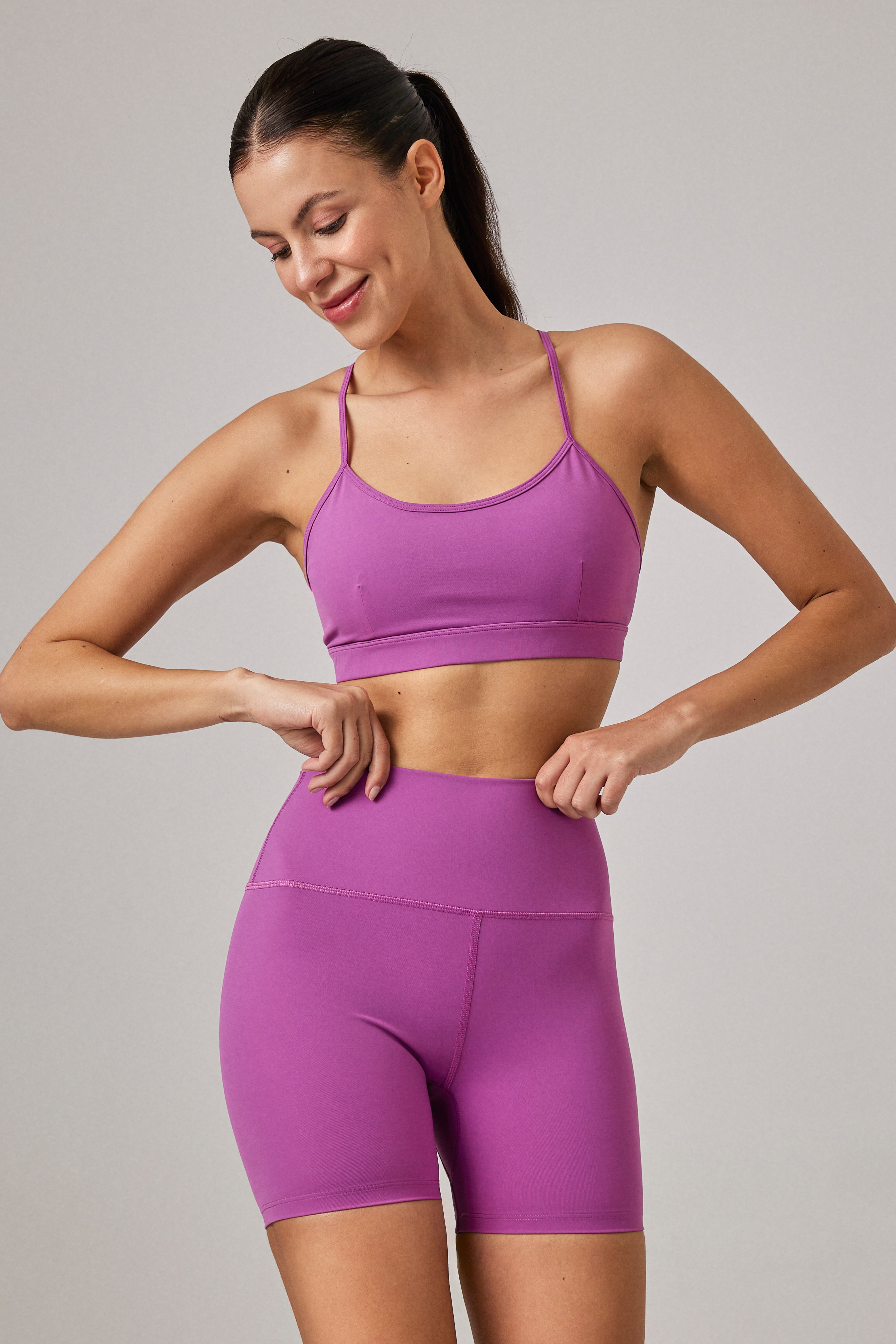 Glo Studio-London Glossy Biker Shorts Mulberry-Şort-3-Milagron.com