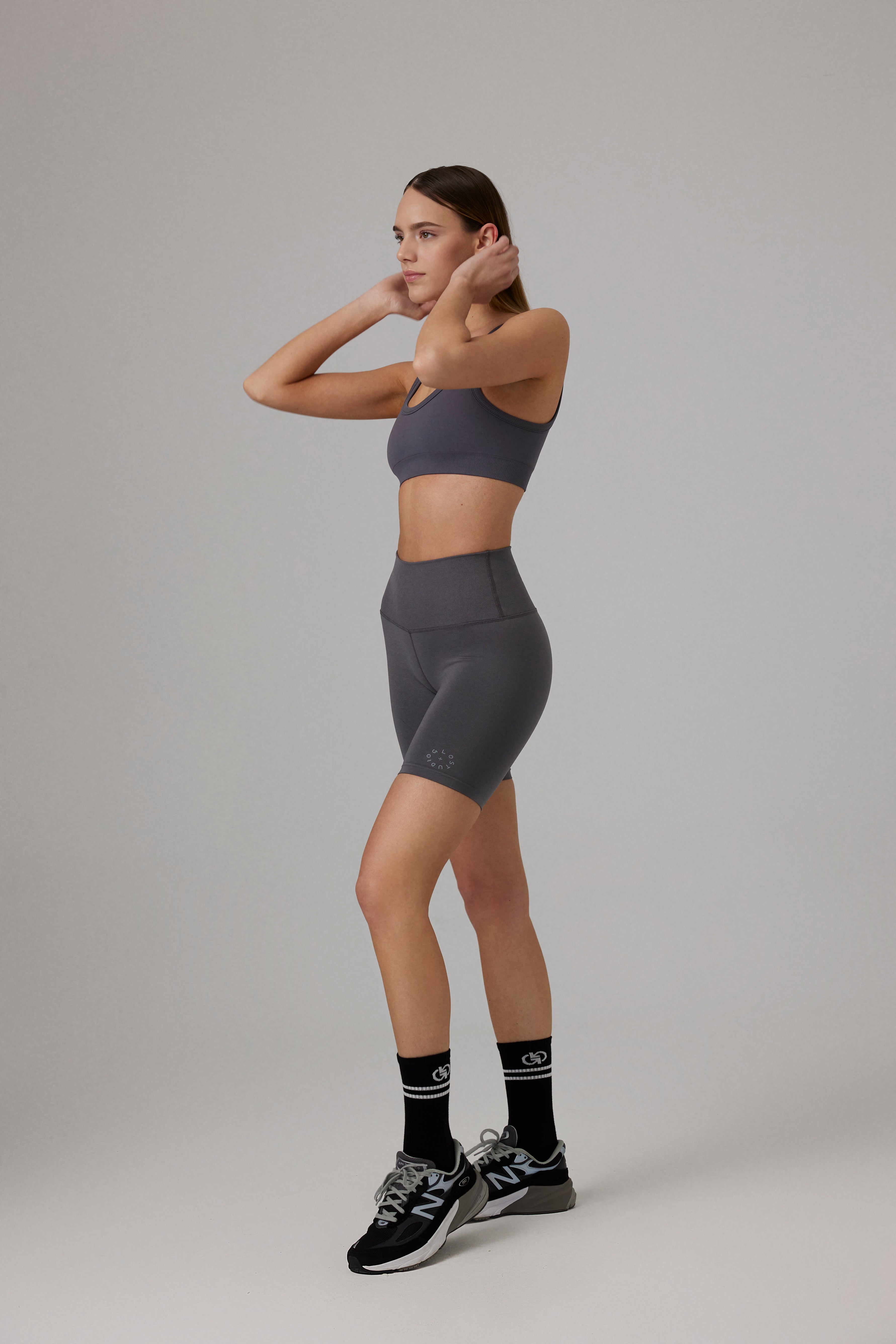 Glo Studio-Paris Seamless Biker Shorts Ash | Kadın Spor Ve Yoga Kısa Taytı-Şort-4-Milagron.com