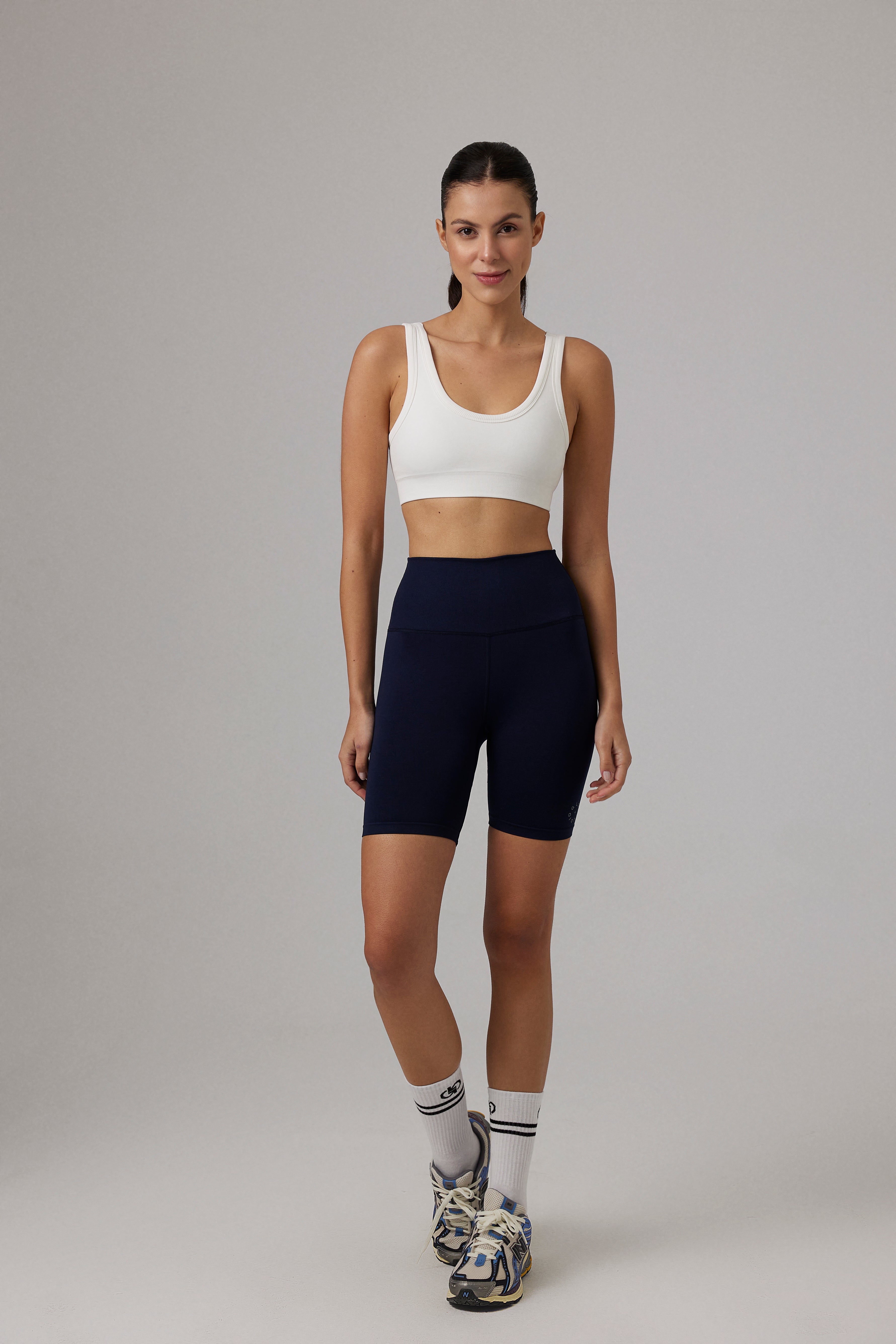 Glo Studio-Paris Seamless Biker Shorts Night Blue-Şort-1-Milagron.com