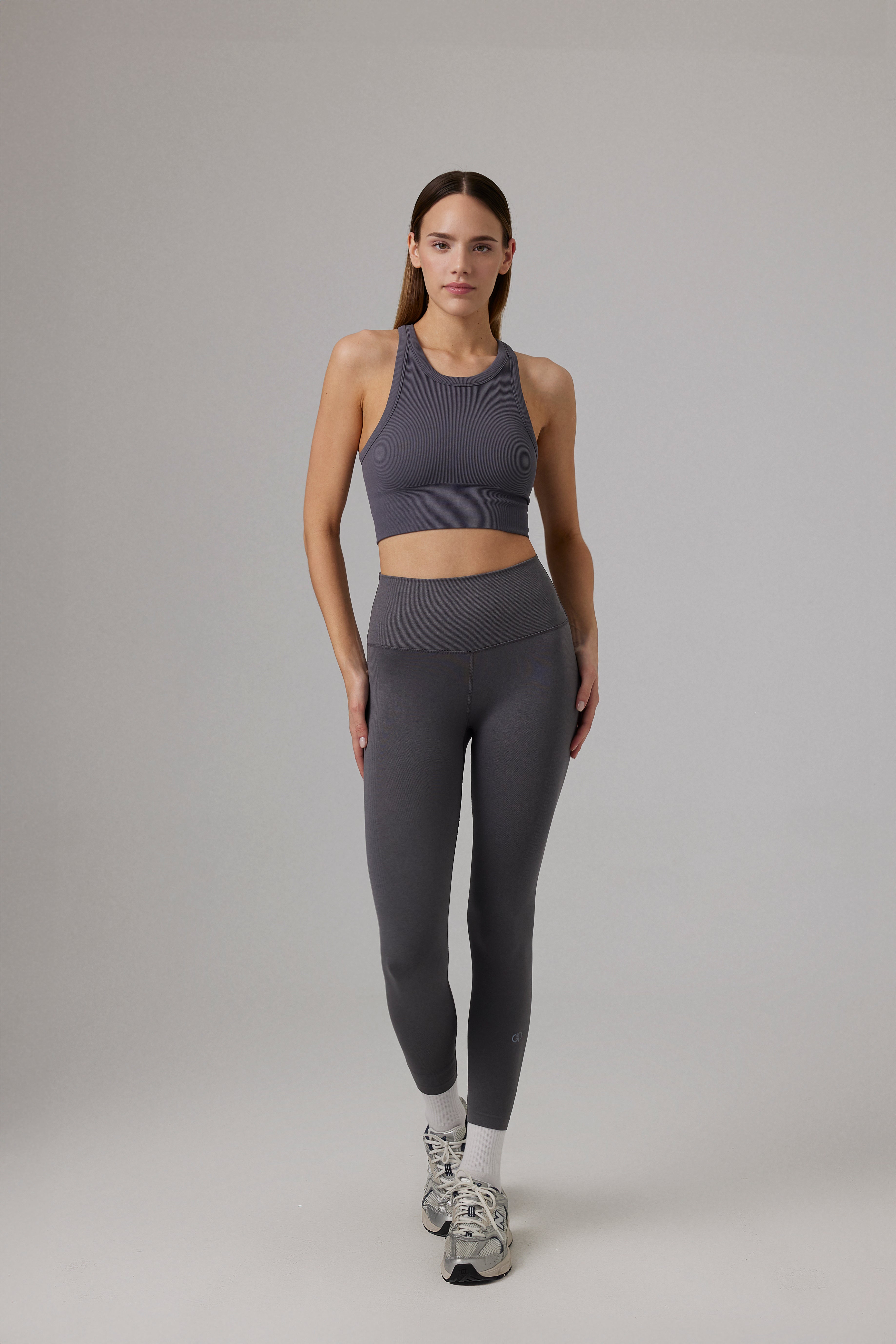 Glo Studio-Zola Seamless Crop Ash-Crop Top-1-Milagron.com