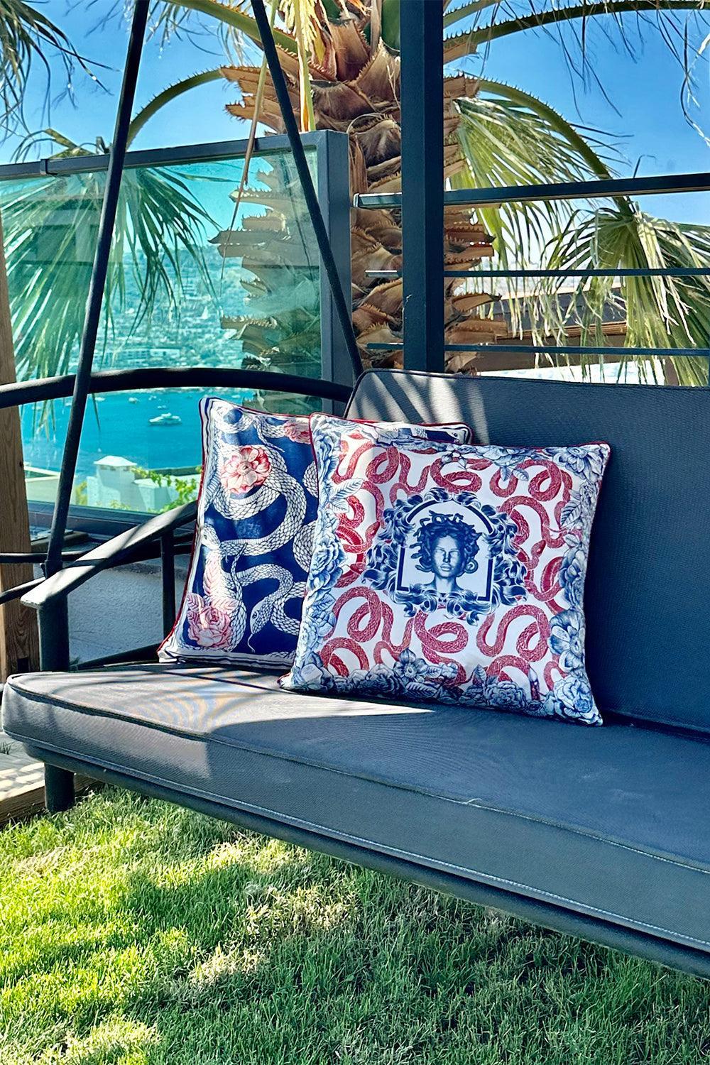 Gorgo Iruka-Kaz Tüyü Kırlent Medusa Bordo-Kırlent-4-Milagron.com