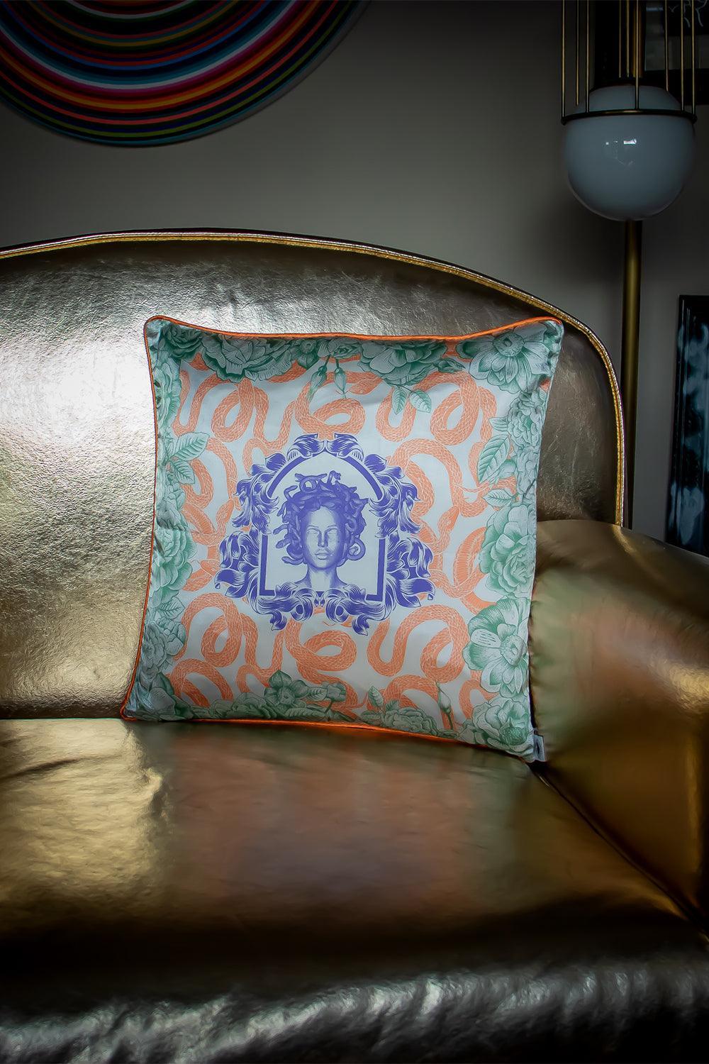 Gorgo Iruka-Kaz Tüyü Medusa Saten Kırlent Turuncu-Kırlent-2-Milagron.com