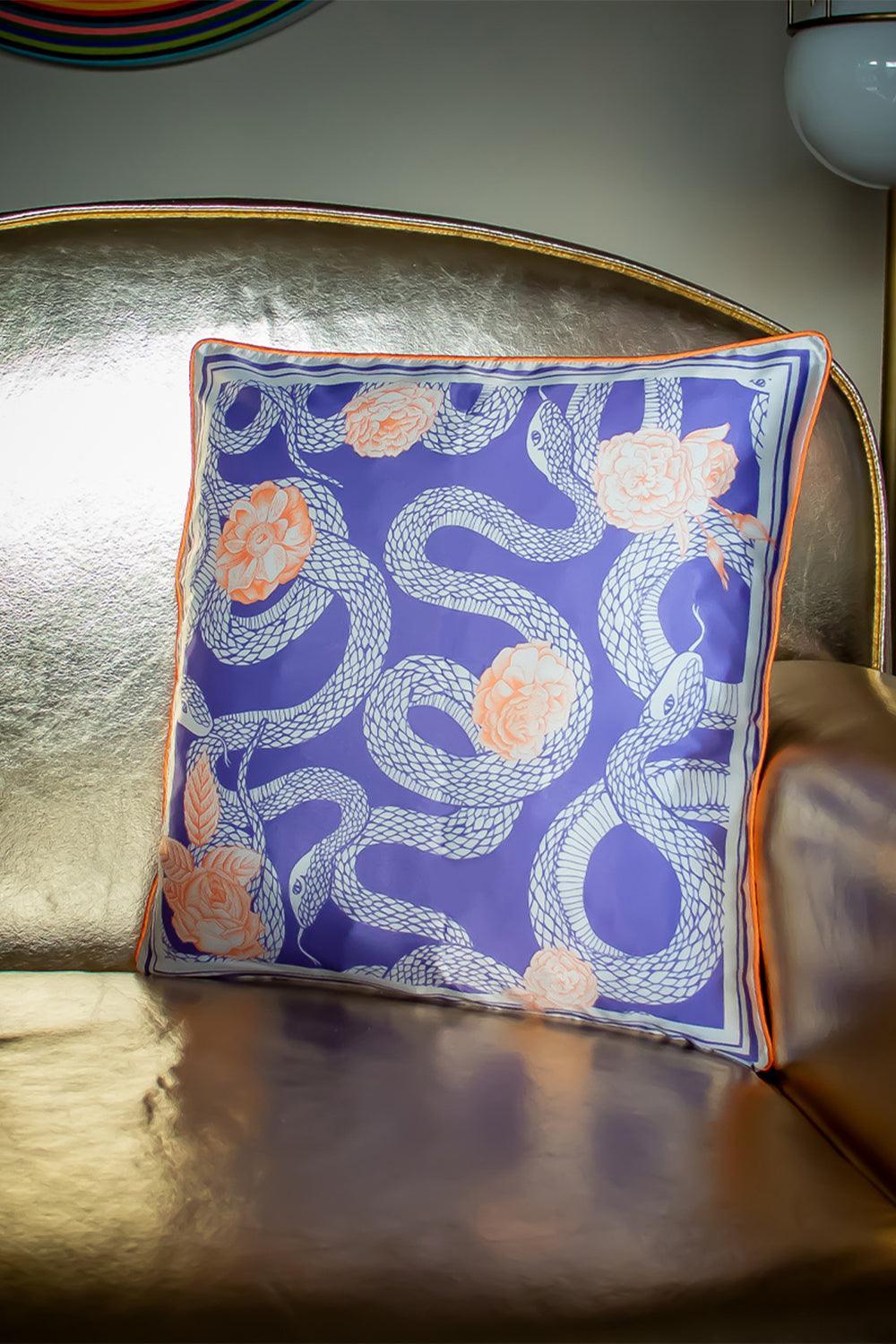 Gorgo Iruka-Kaz Tüyü Saten Kırlent Turuncu Gül-Kırlent-2-Milagron.com