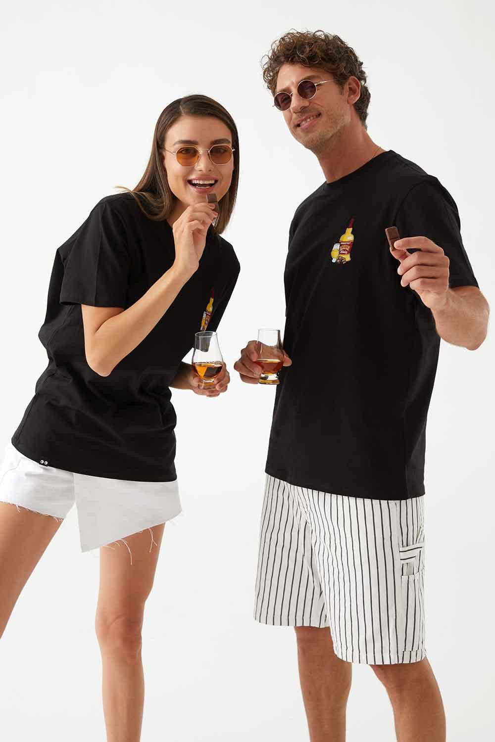 Gourmoji-Whisky & Chocolate-T-Shirts-1-Milagron.com