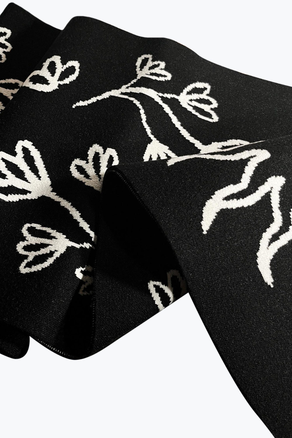 HEYB-Black Softy Scarf-Atkı-3-Milagron.com