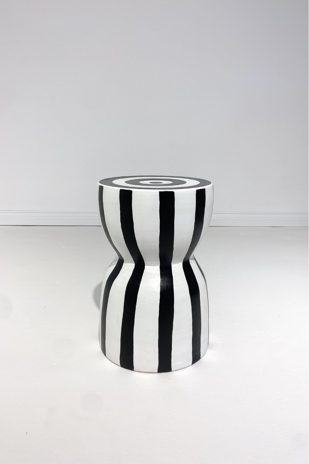 Hamdeko-Noya Seramik Sehpa Siyah Beyaz Çizgili-Sehpa-2-Milagron.com