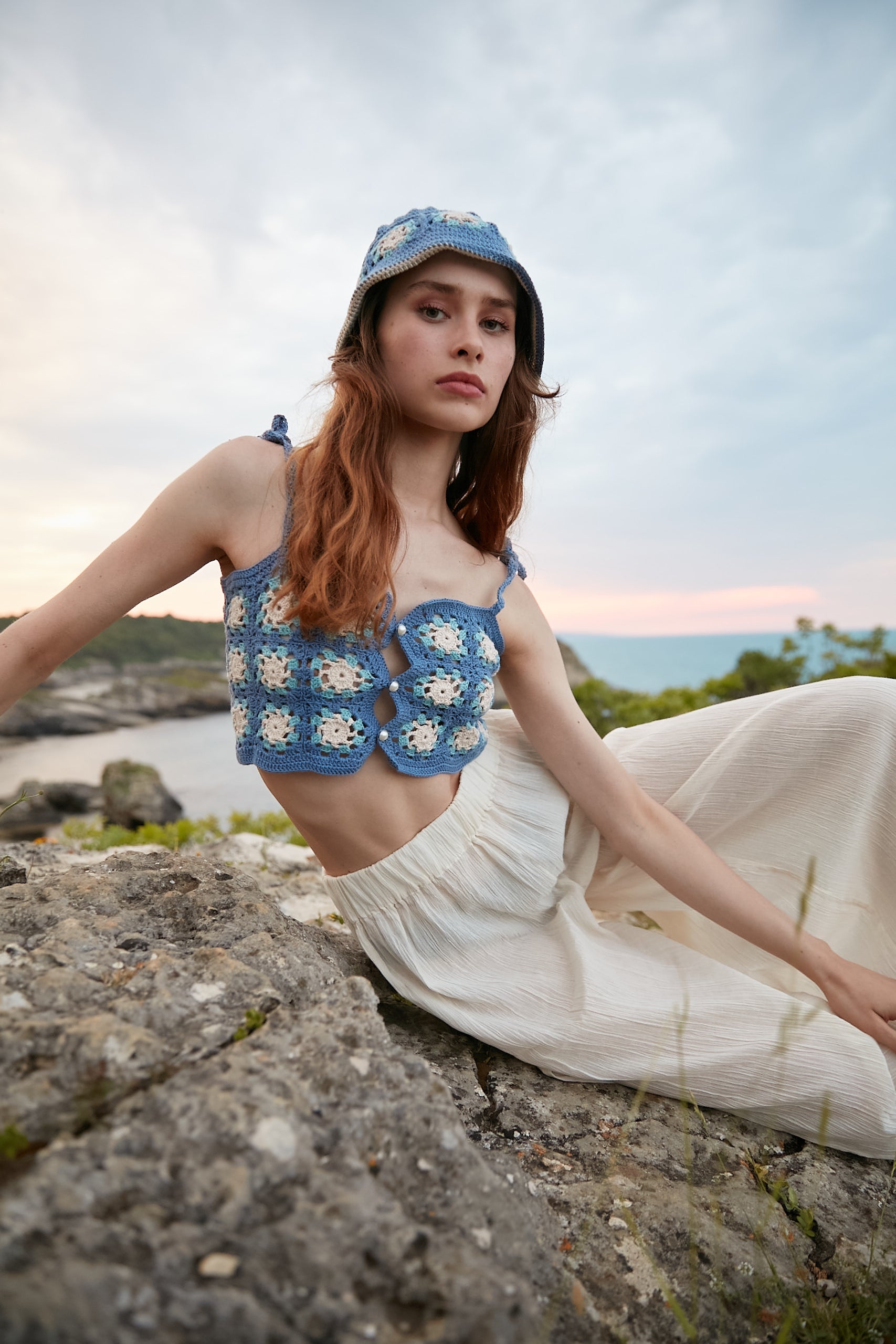 Handarte Los Angeles-Açık Mavi El Örgüsü "Motifli" Crop-Crop Top-1-Milagron.com