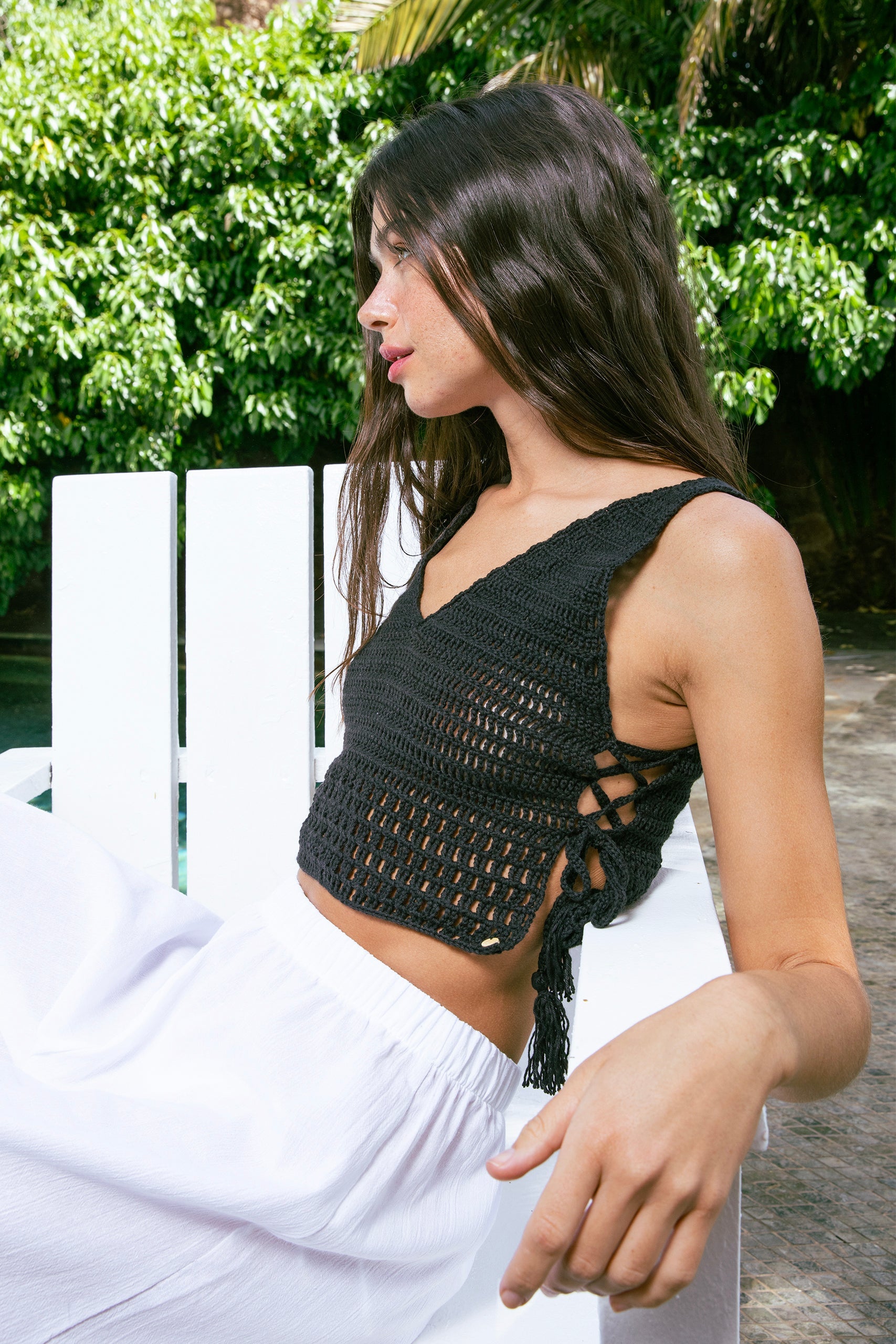 Handarte Los Angeles-El Örgüsü Siyah V Yaka Crop-Crop Top-3-Milagron.com