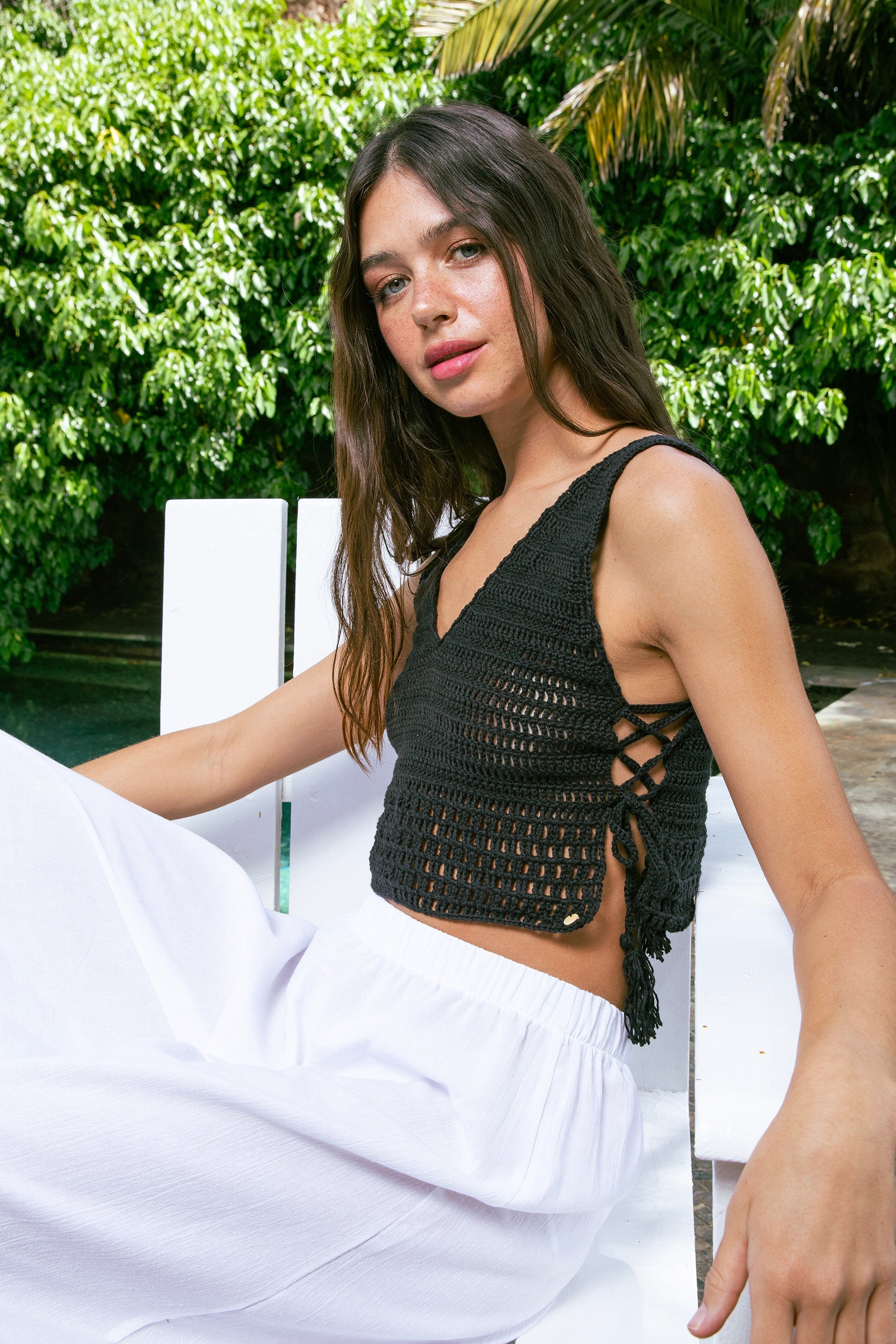 Handarte Los Angeles-El Örgüsü Siyah V Yaka Crop-Crop Top-6-Milagron.com