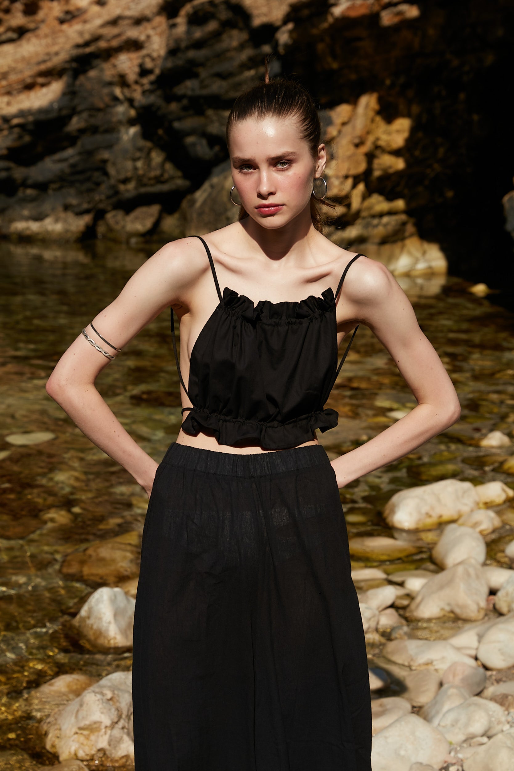 Handarte Los Angeles-Siyah Büzgülü İpli Crop-Crop Top-1-Milagron.com