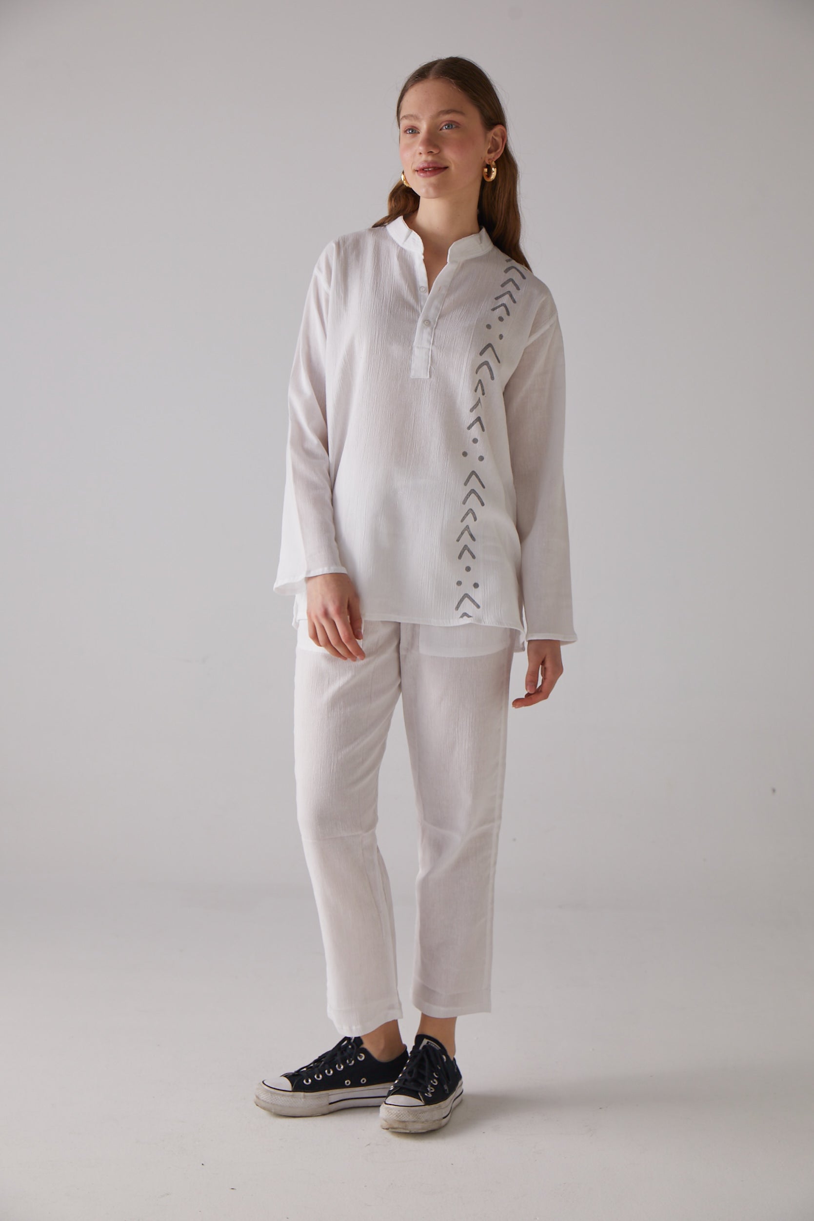 Handarte Los Angeles-V Desenli Uzun Kollu Beyaz Gömlek-Gömlek-4-Milagron.com