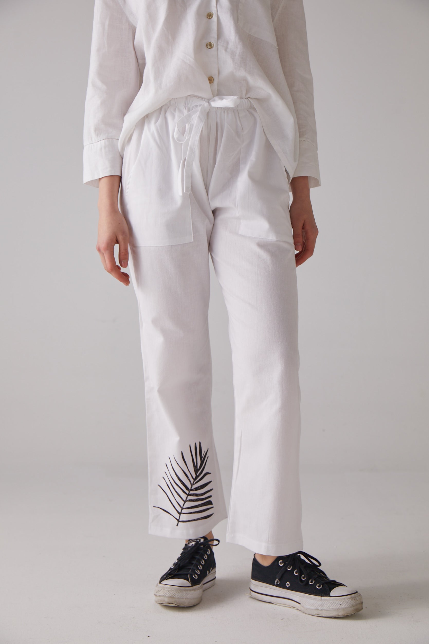 Handarte Los Angeles-Yaprak Baskılı Beyaz Yoga Pantolonu-Pantolon-4-Milagron.com