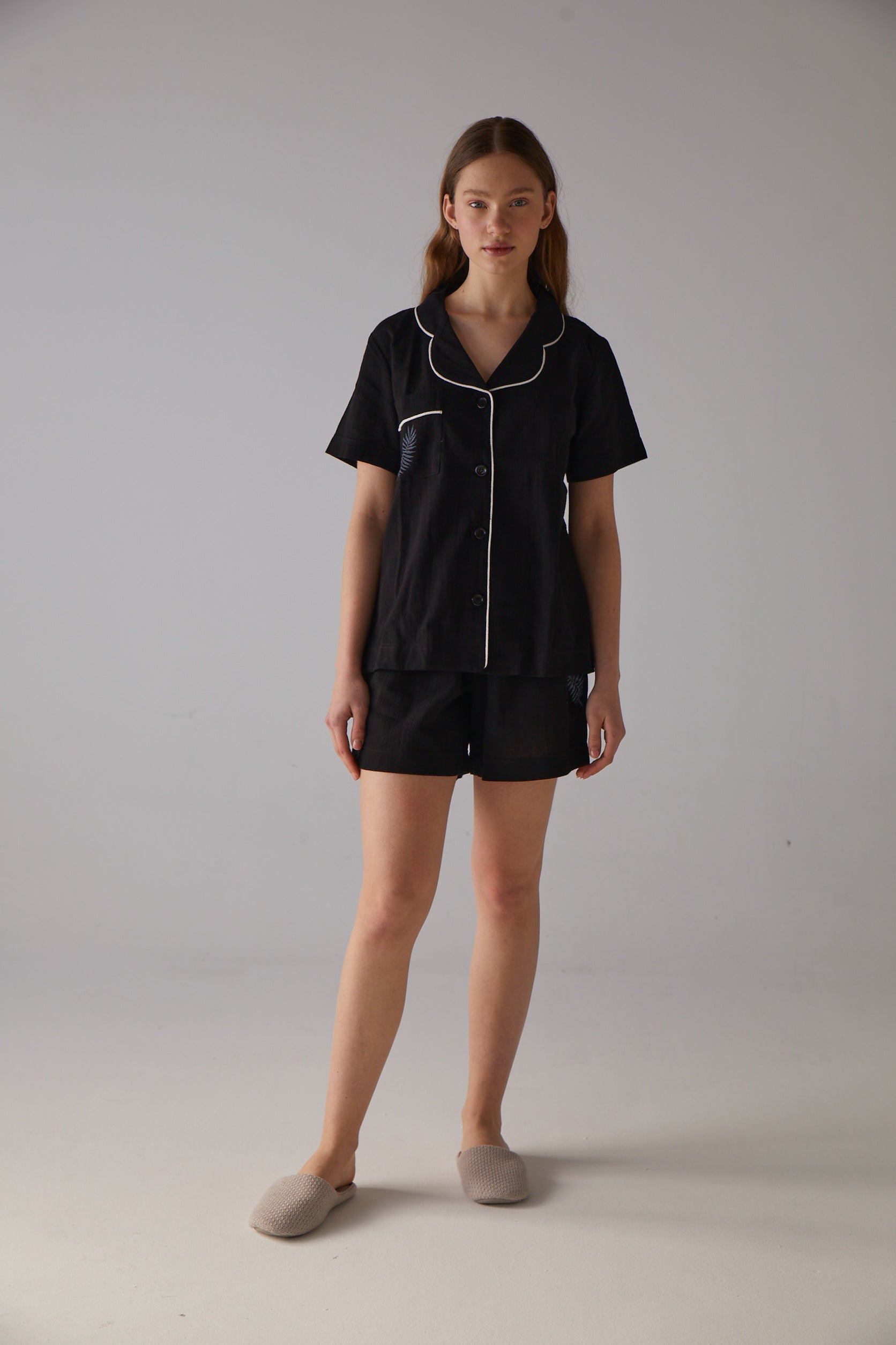 Handarte Los Angeles-Yaprak Desen Siyah Kısa Pijama Takımı-Pijama Takımı-1-Milagron.com