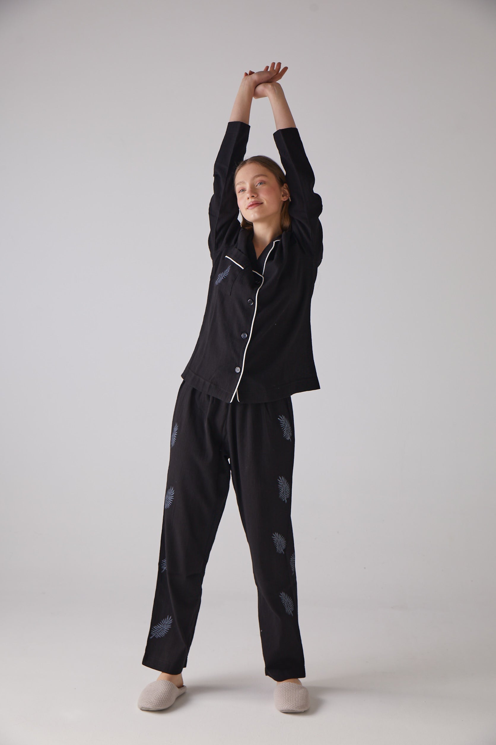 Handarte Los Angeles-Yaprak Desen Siyah Uzun Pijama Takımı-Pijama Takımı-4-Milagron.com