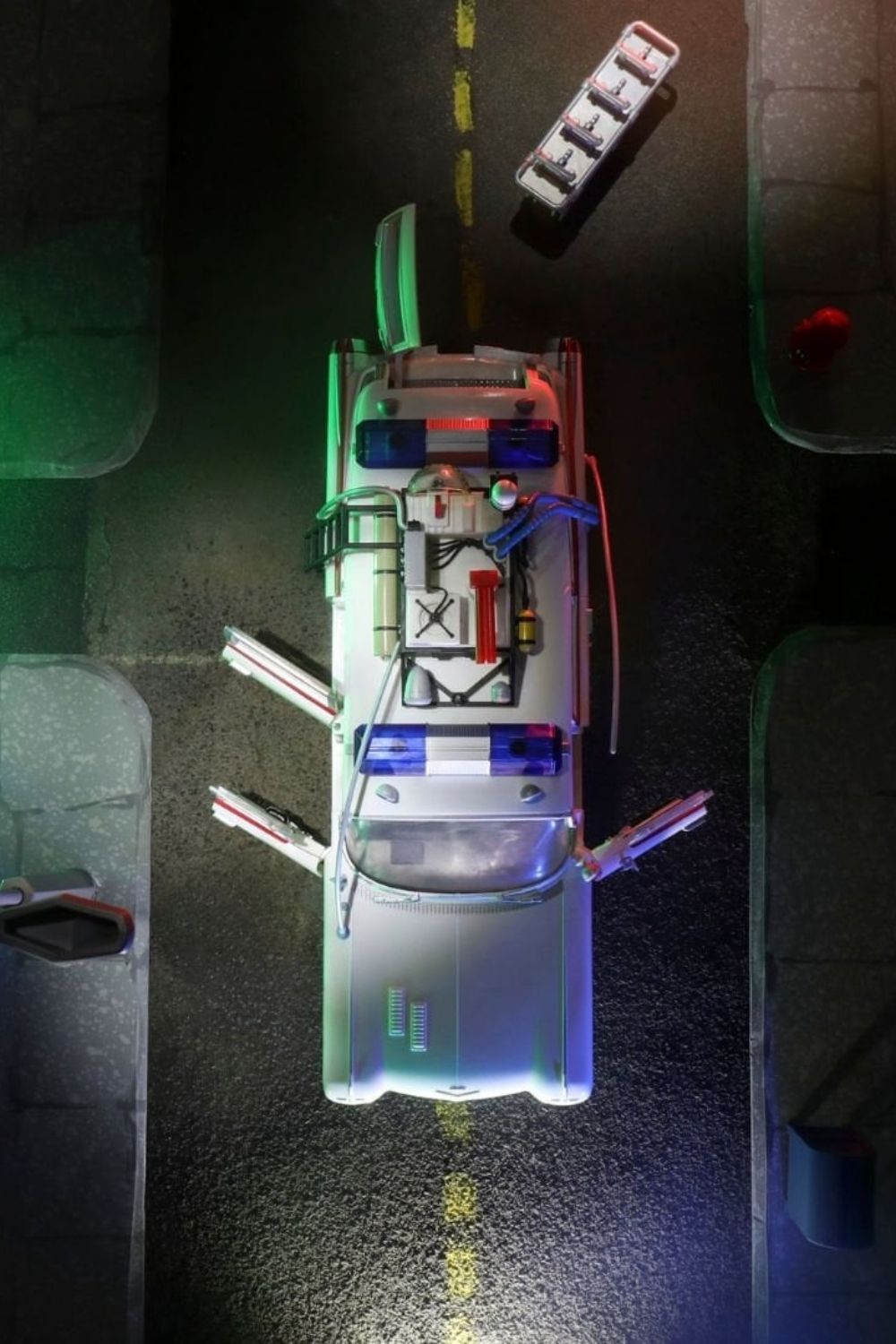 Hasbro-Ghostbusters Plasma Series Ecto-1 1984 Araç-Figürler-5-Milagron.com