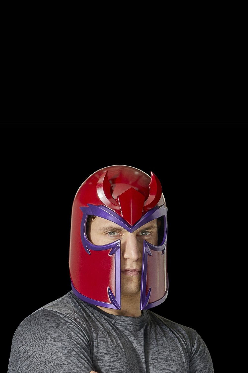 Hasbro-X-Men ‘97 - Marvel Legends Magneto Premium Helmet - Kask-Role-Play-7-Milagron.com