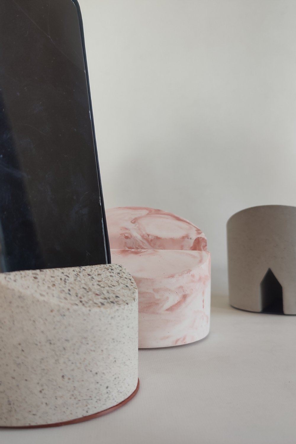 Hgo Atelier-Phi Telefon Standı-Telefon Tutucu-4-Milagron.com