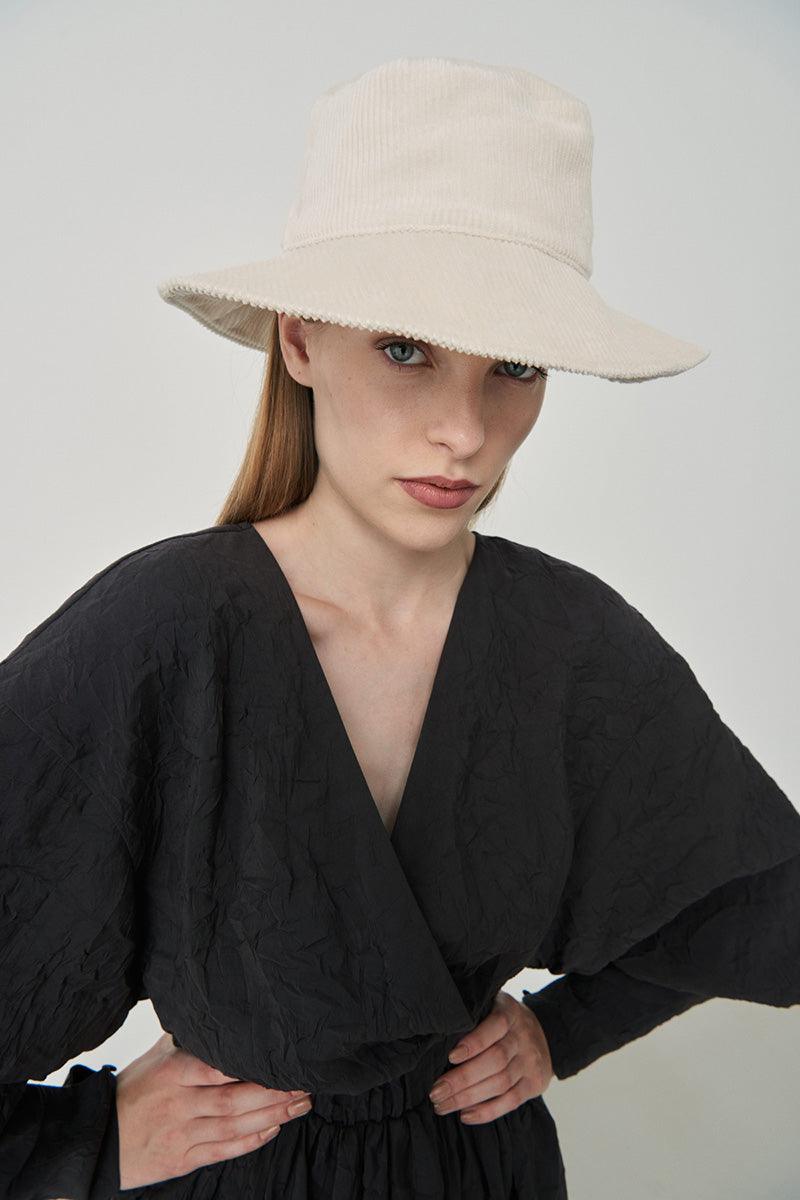 Hip + Happen-Holiday Kadife Balıkçı Şapkası Krem-Şapka-1-Milagron.com