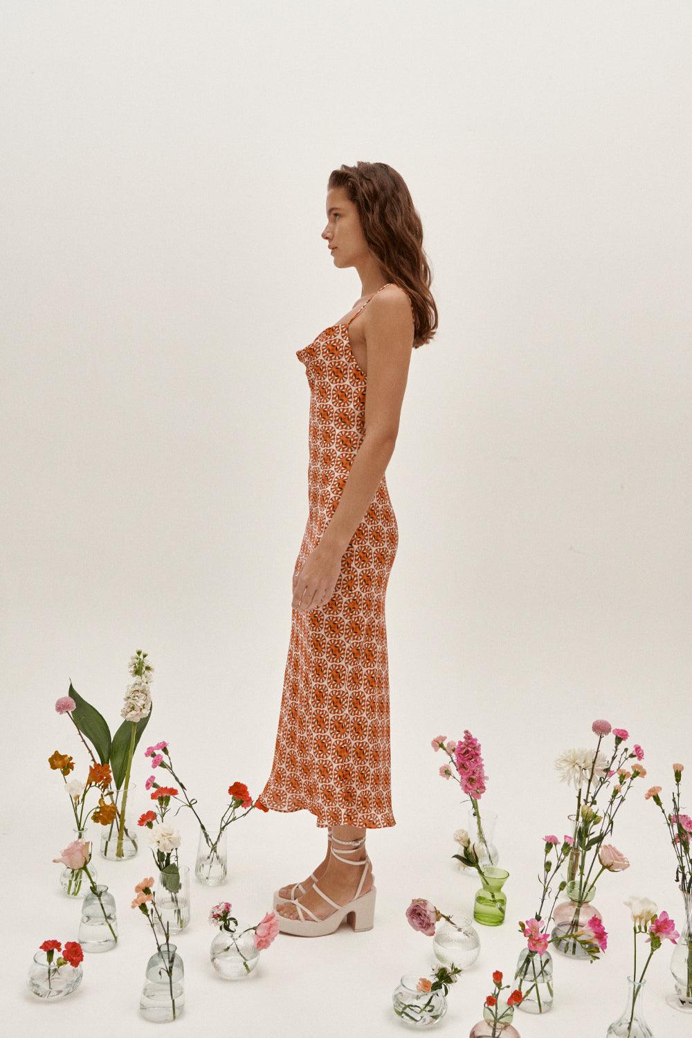 Hip + Happen-Valeria Oranj-Elbise-3-Milagron.com