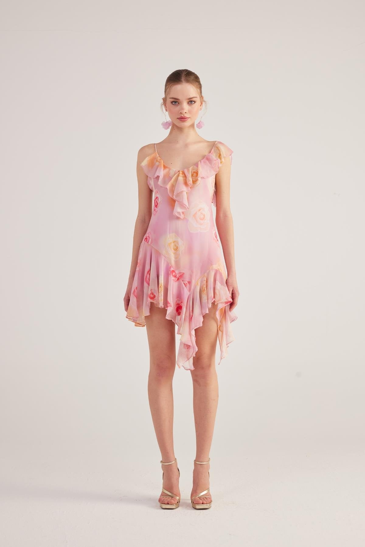 Asimetrik Kesim Sırt Dekolteli Çiçekli Gigi Elbise Pembe