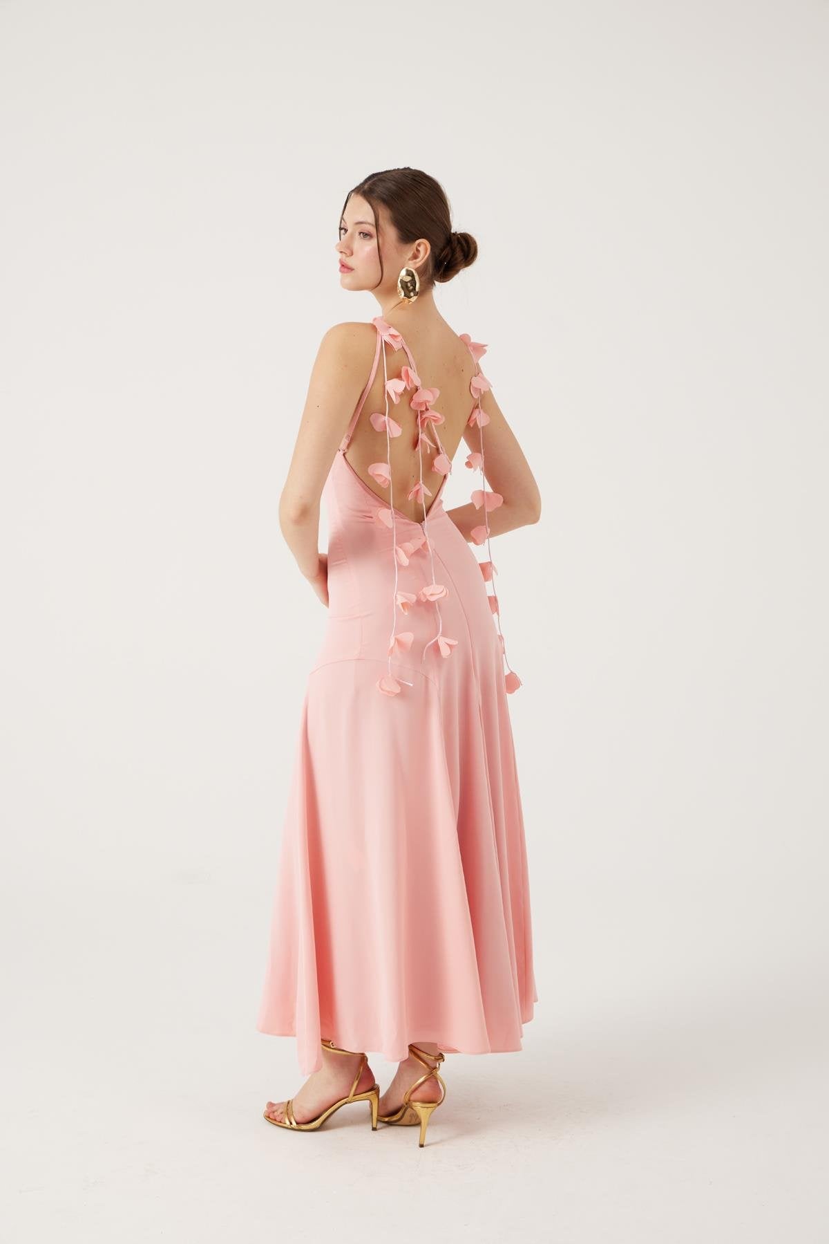 Askıları Yaprak Detaylı Uzun Raina Elbise Pembe
