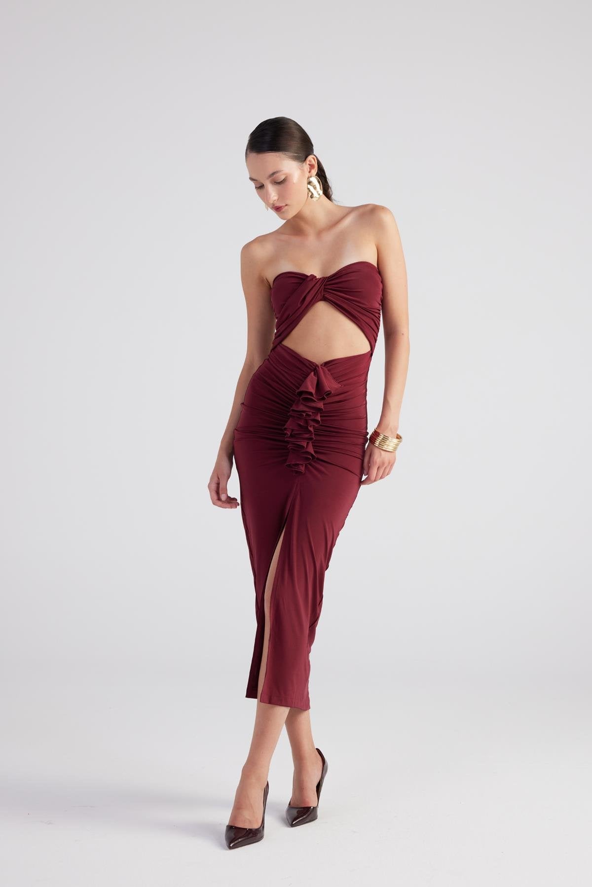 Büzgü Detaylı Straplez Yırtmaçlı Hailey Elbise Bordo