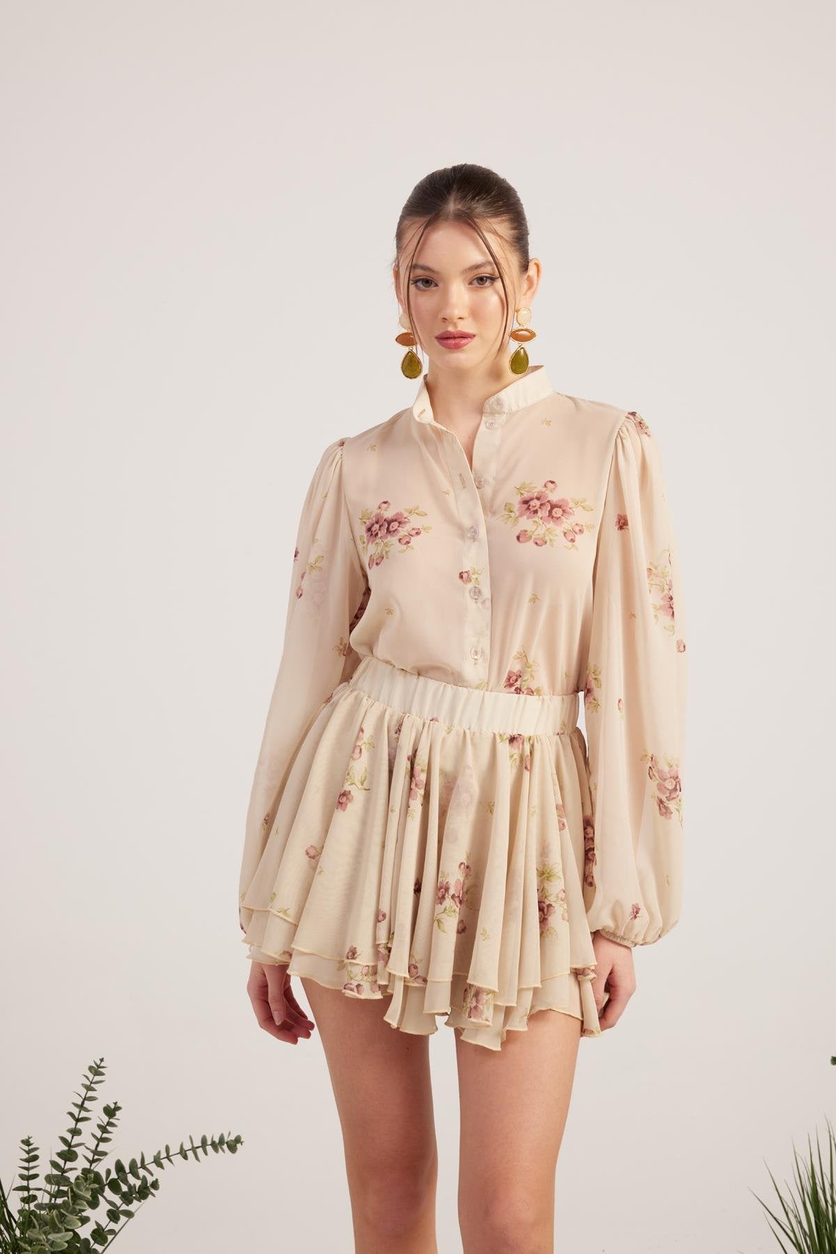 Çiçekli Gömlek Ve Şort Etekli Valeria Takım Bej