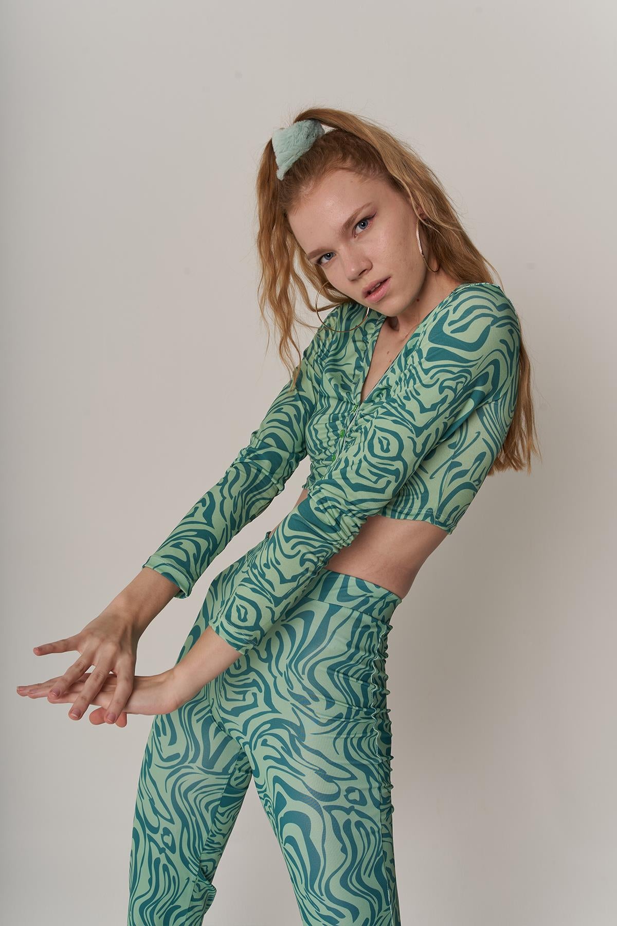 Crop Model Esnek Uzun Kol Volera Bluz Yeşil
