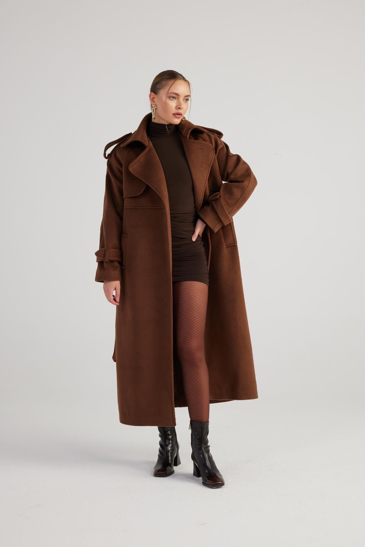 Kolu Kemerli Kuşaklı Uzun Kaşe Nora Kaban Kahve