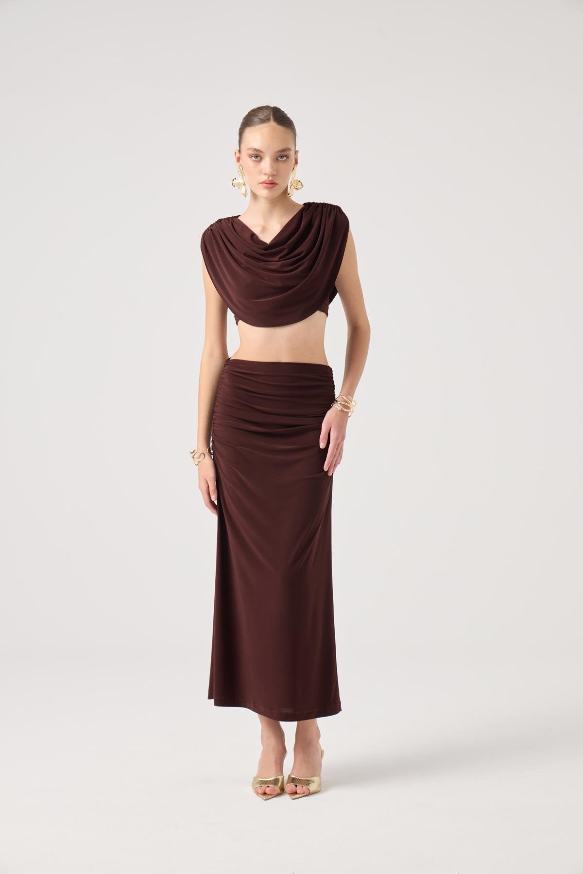 Pelerinli Askılı Büstiyerli Ve Uzun Etekli 3Lü Yulia Takım Kahve