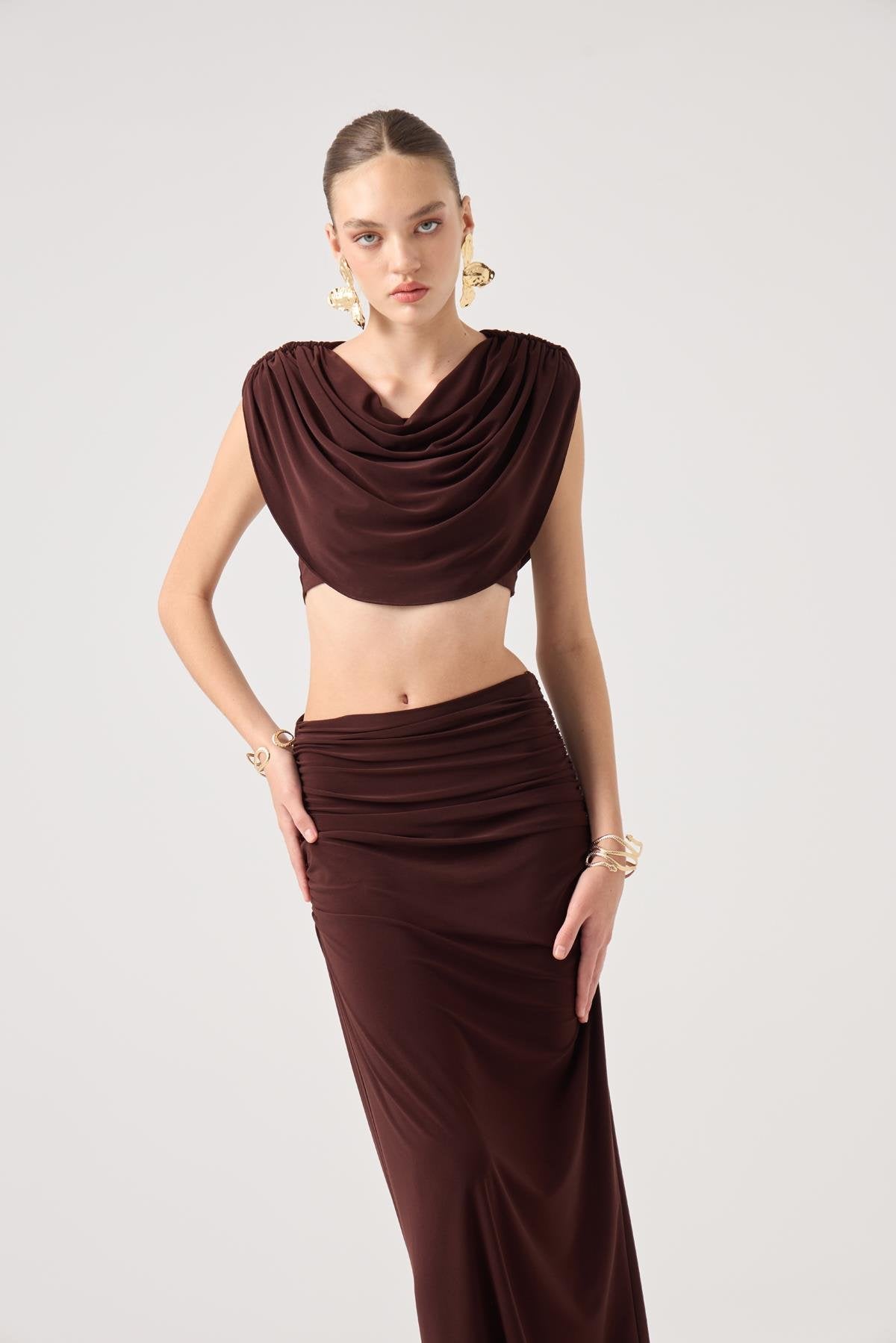 Pelerinli Askılı Büstiyerli Ve Uzun Etekli 3Lü Yulia Takım Kahve