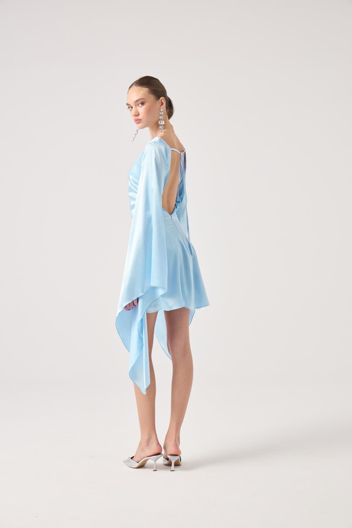 Sırtı Açık İspanyol Kol Saten Halle Elbise Mavi