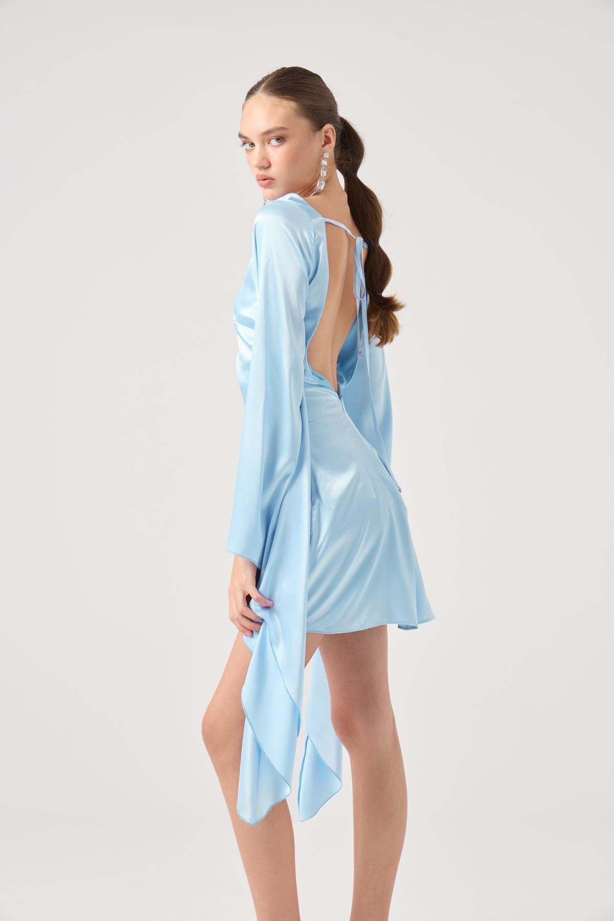 Sırtı Açık İspanyol Kol Saten Halle Elbise Mavi